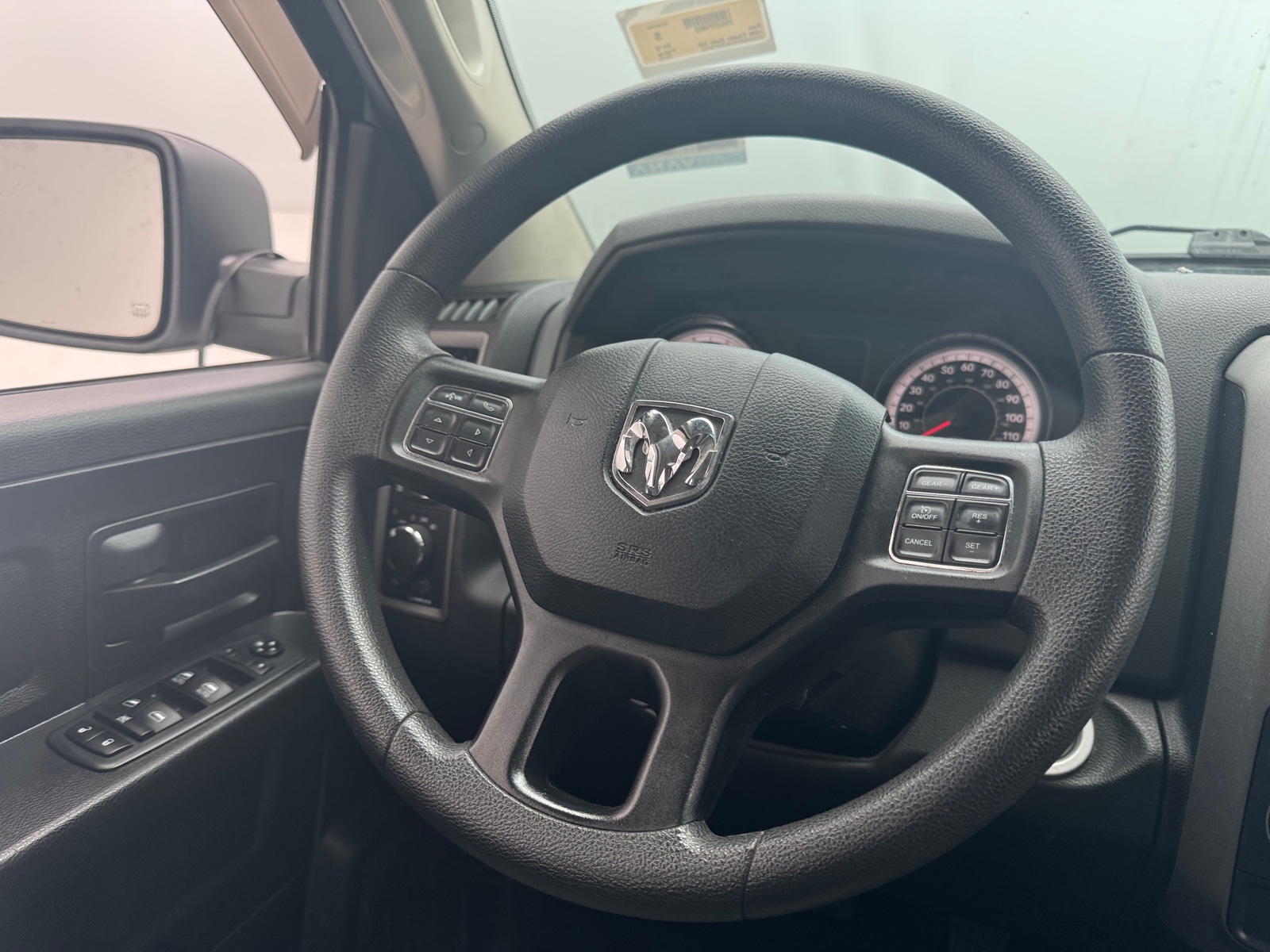 Thumbnail: 2019 RAM 1500 Classic - 4