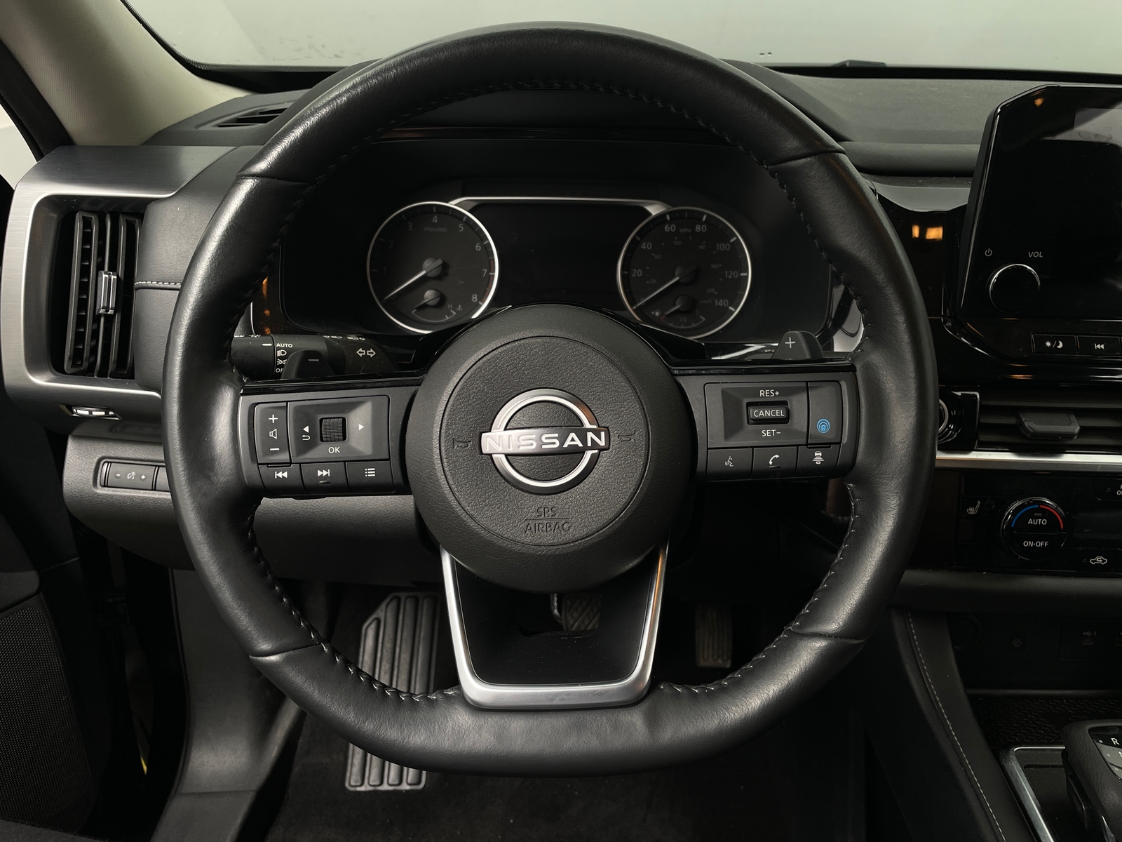 Thumbnail: 2023 Nissan Pathfinder - 4