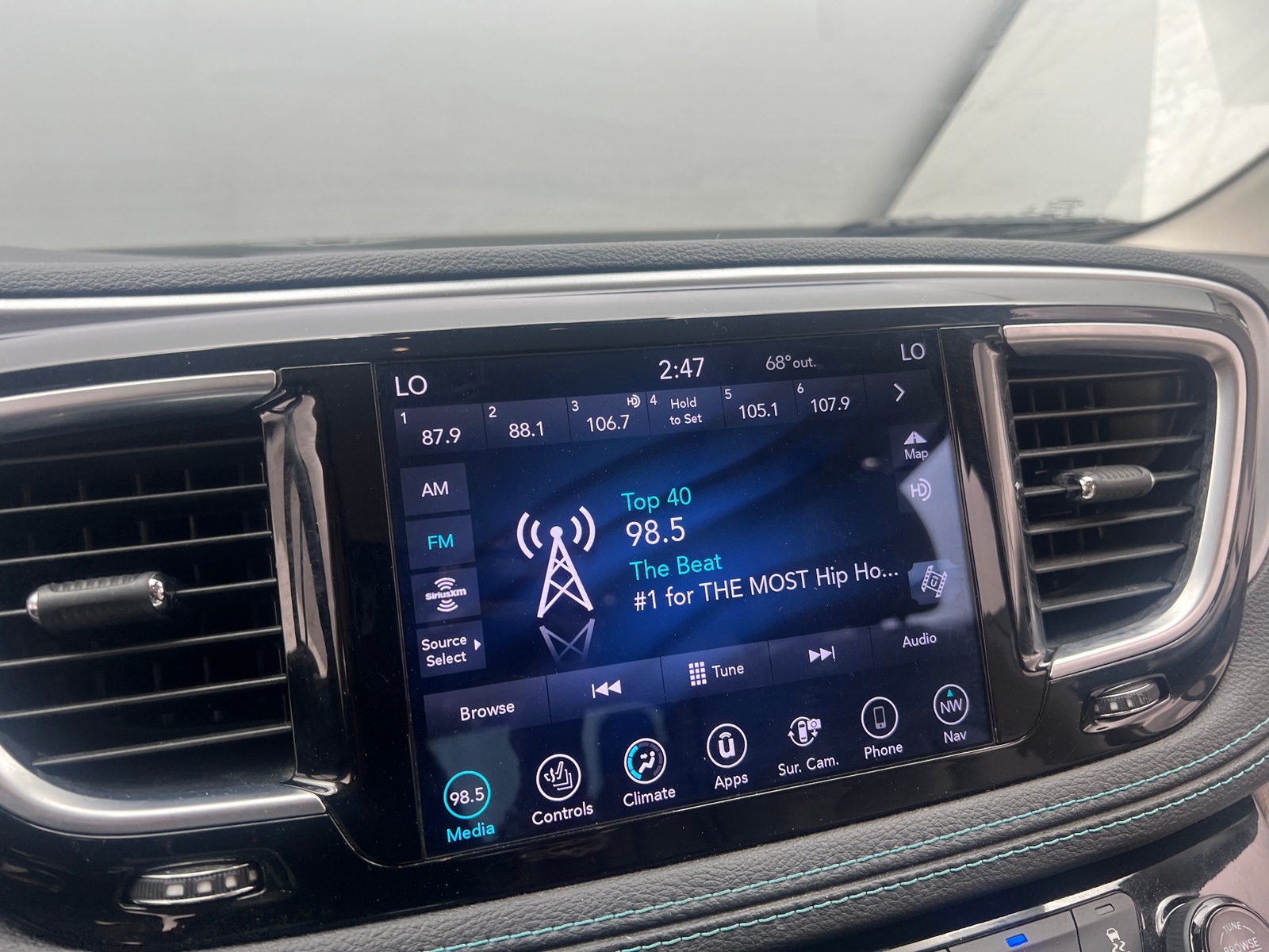 Thumbnail: 2020 Chrysler Pacifica - 3