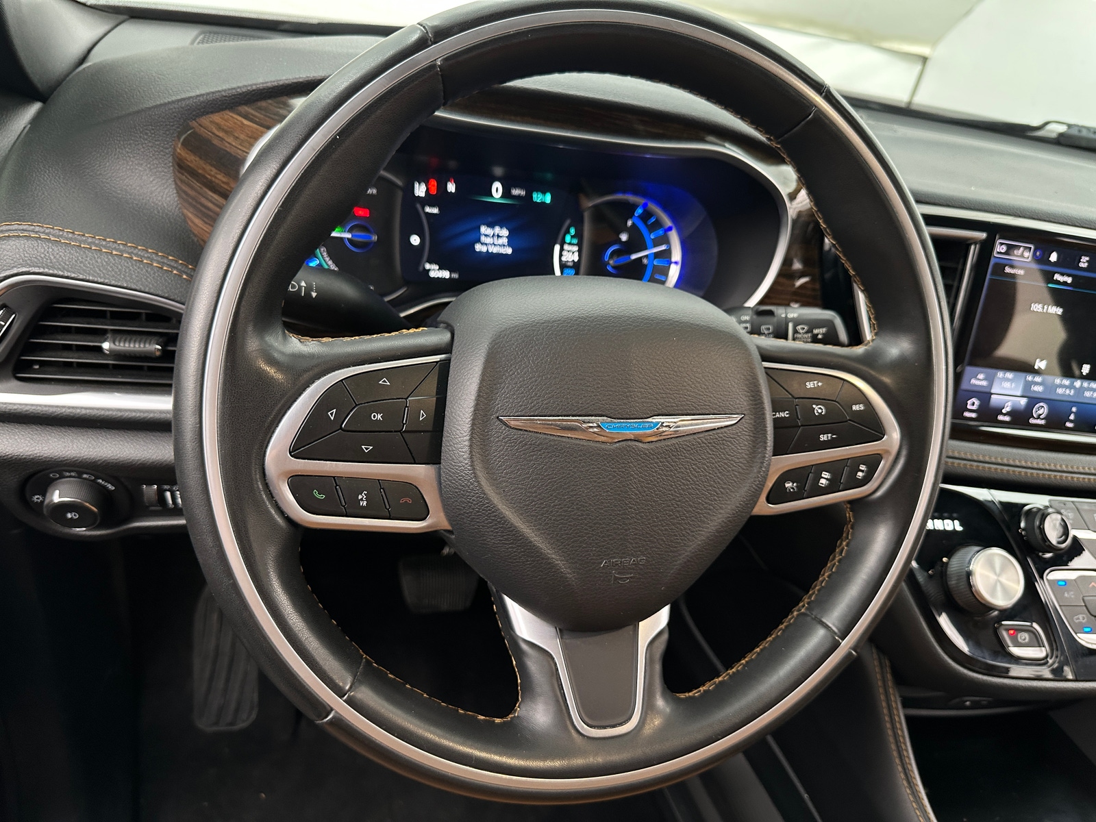 Thumbnail: 2021 Chrysler Pacifica - 4