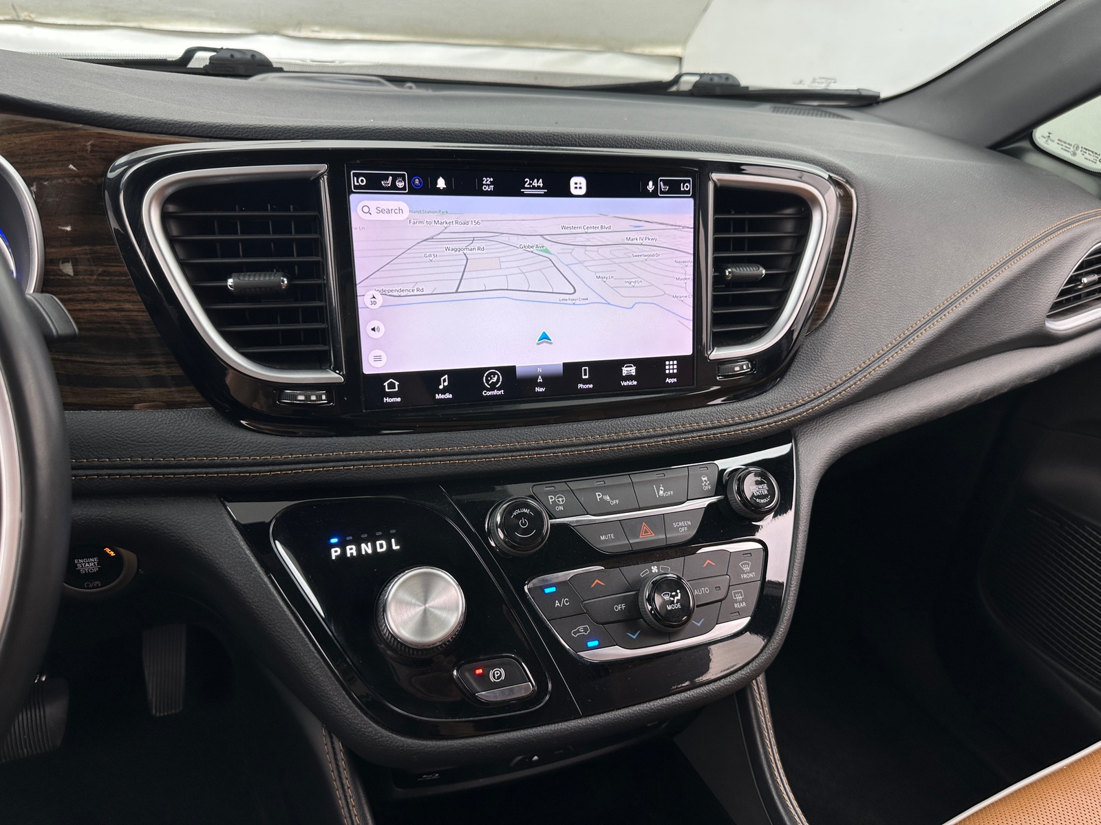 Thumbnail: 2021 Chrysler Pacifica - 3