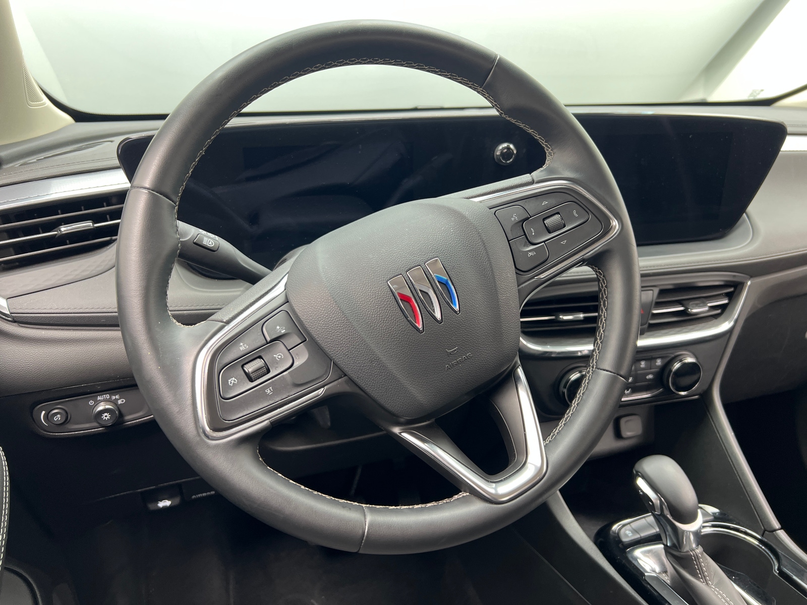 Thumbnail: 2025 Buick Encore GX - 4