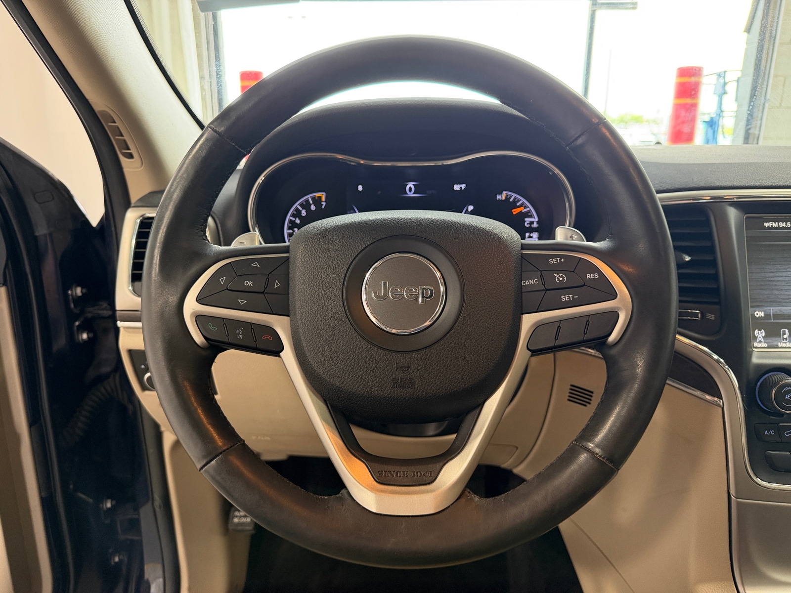 Thumbnail: 2017 Jeep Grand Cherokee - 4