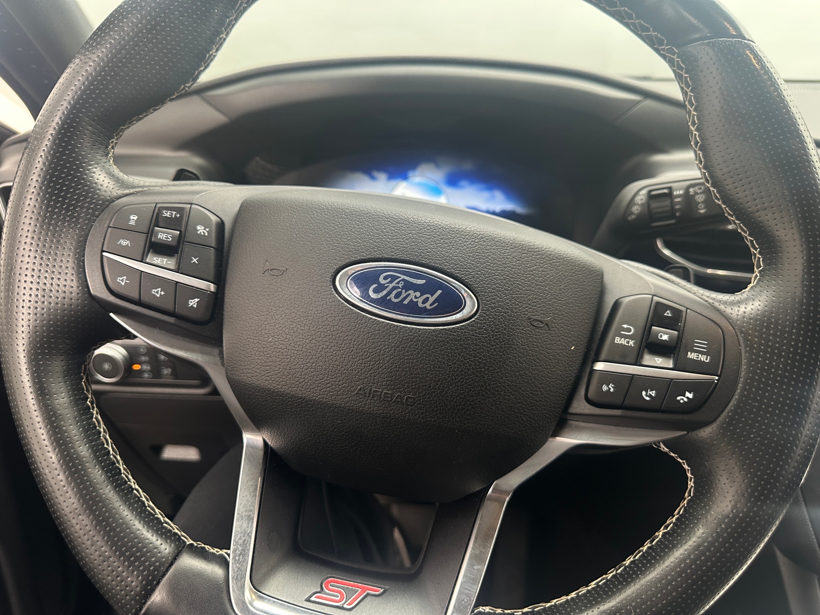 Thumbnail: 2020 Ford Explorer - 4
