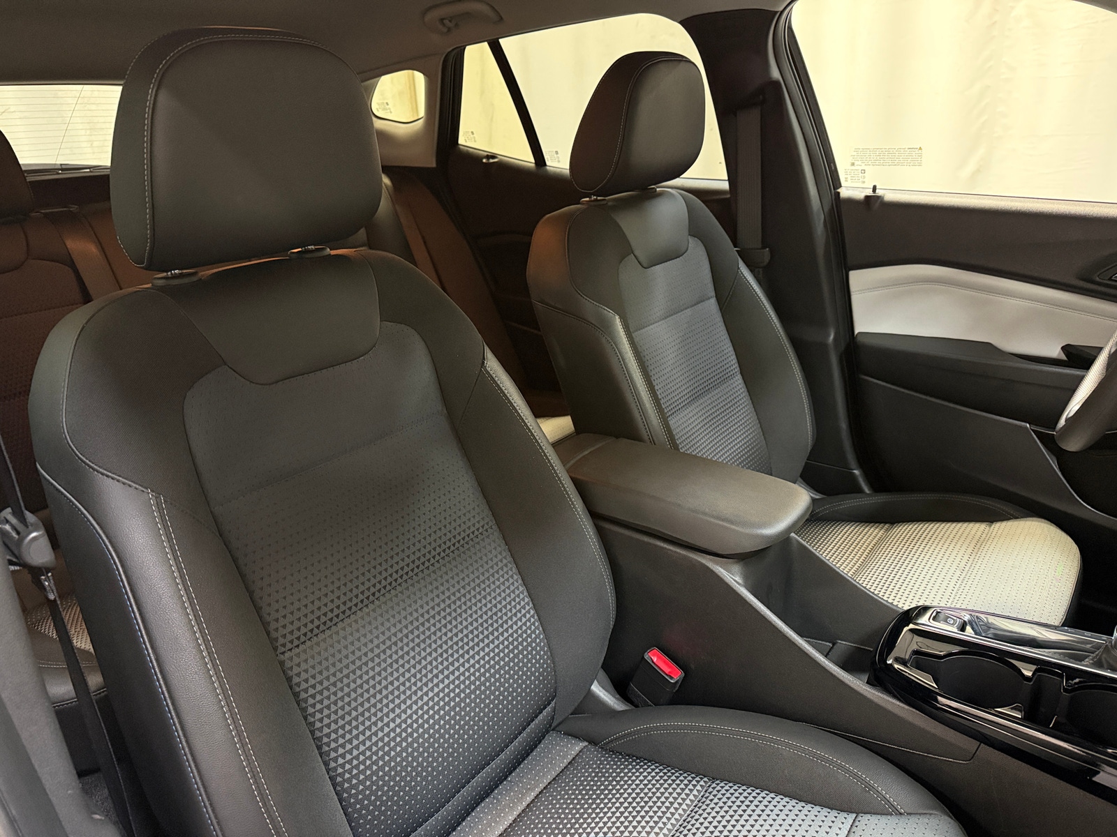 Thumbnail: 2025 Chevrolet Trax - 2