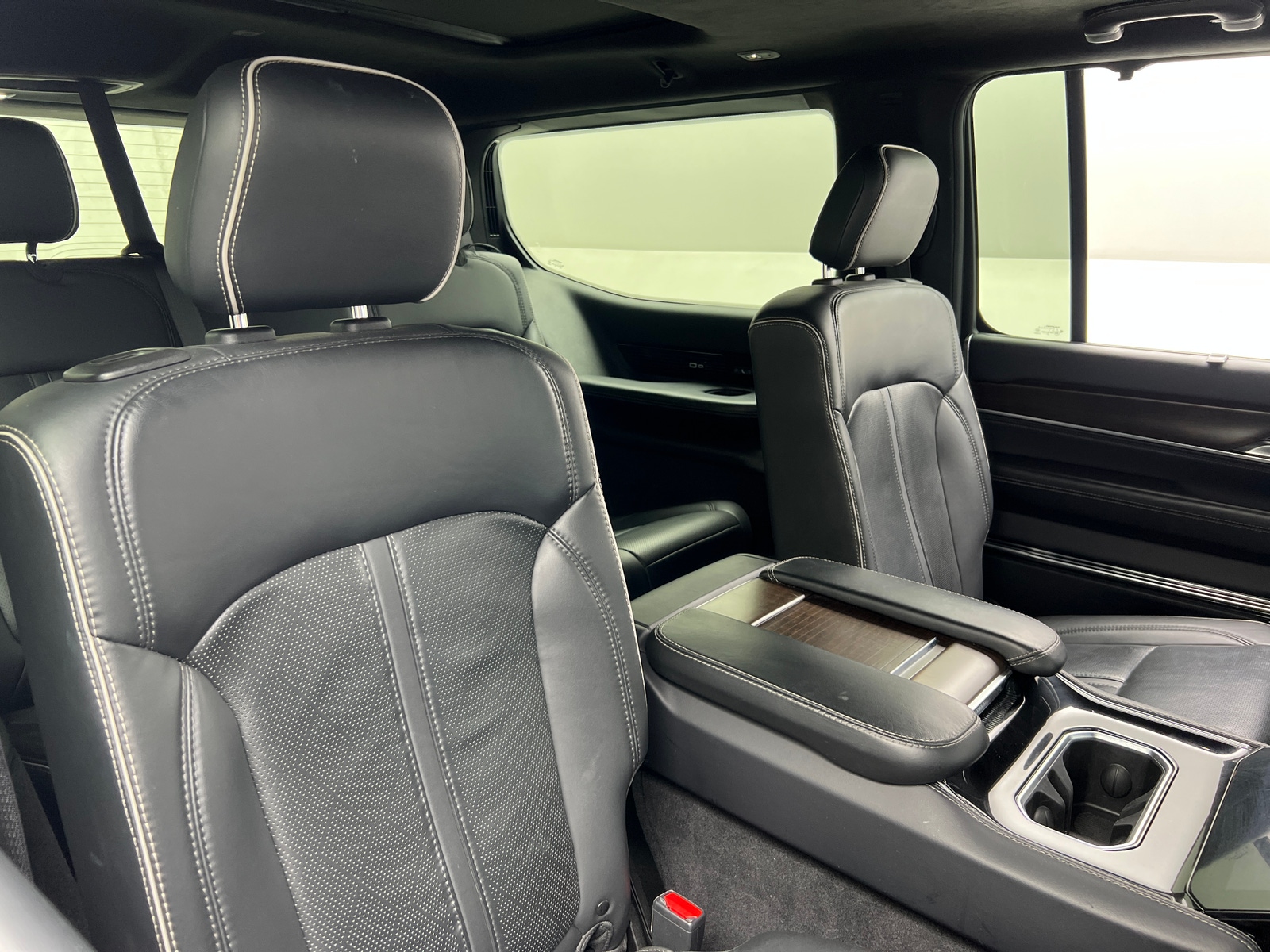 Thumbnail: 2023 Jeep Grand Wagoneer - 5