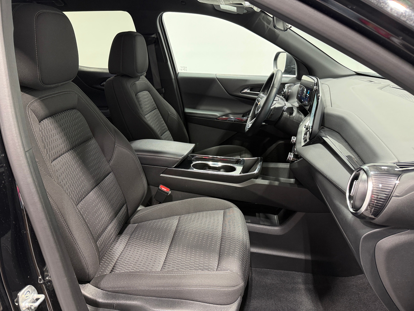 Thumbnail: 2025 Chevrolet Equinox - 2