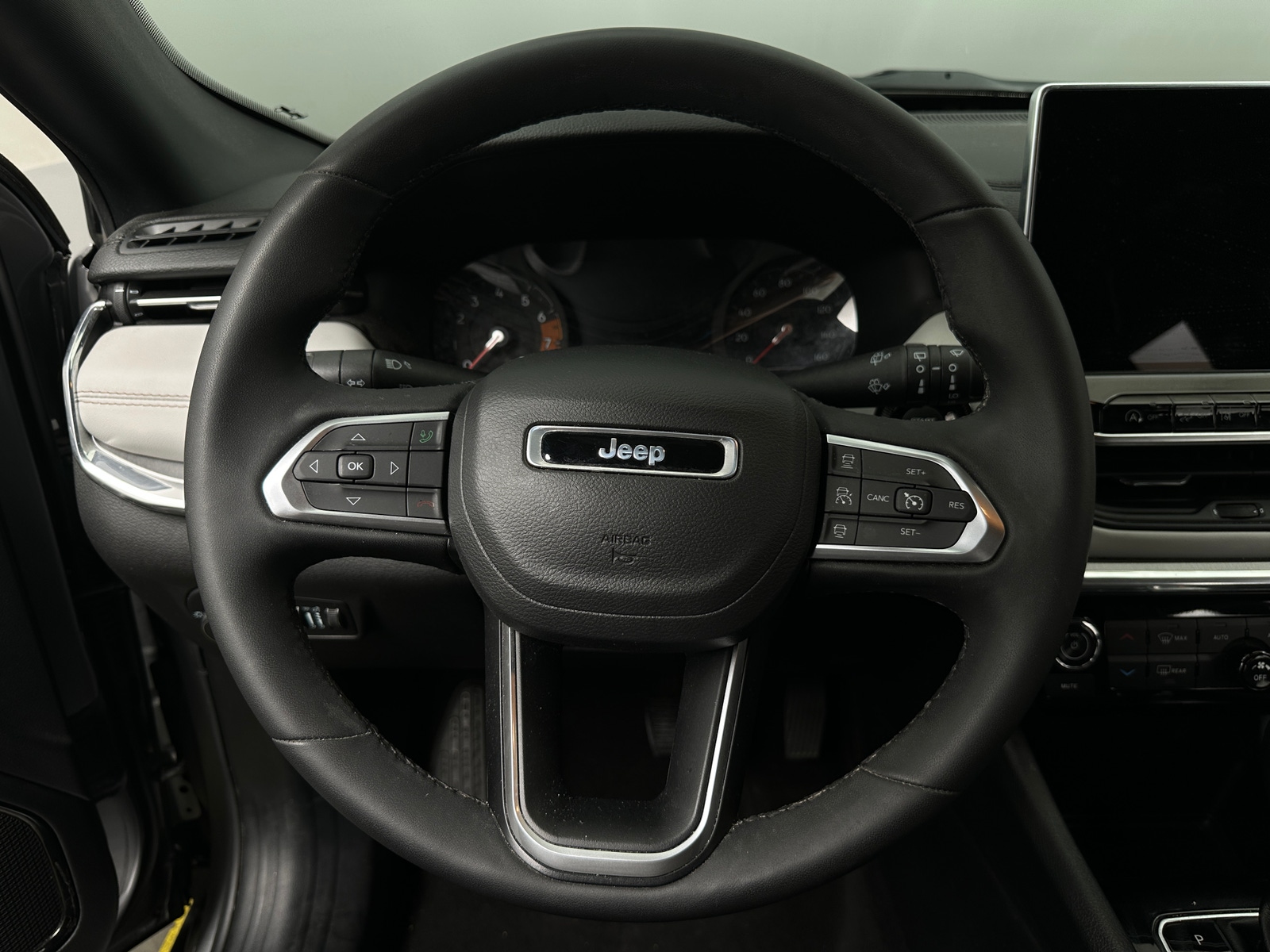 Thumbnail: 2023 Jeep Compass - 4