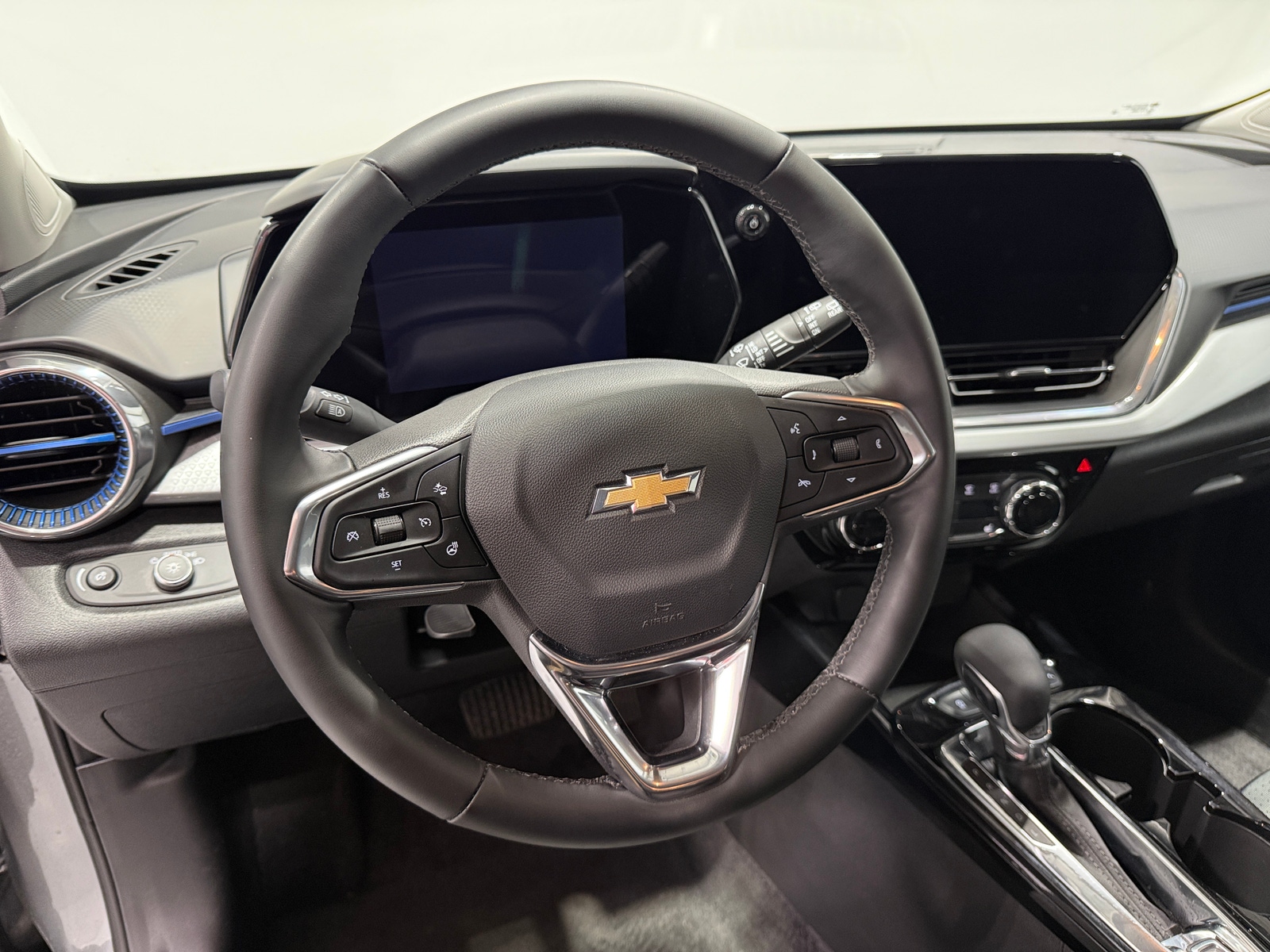 Thumbnail: 2025 Chevrolet Trax - 5