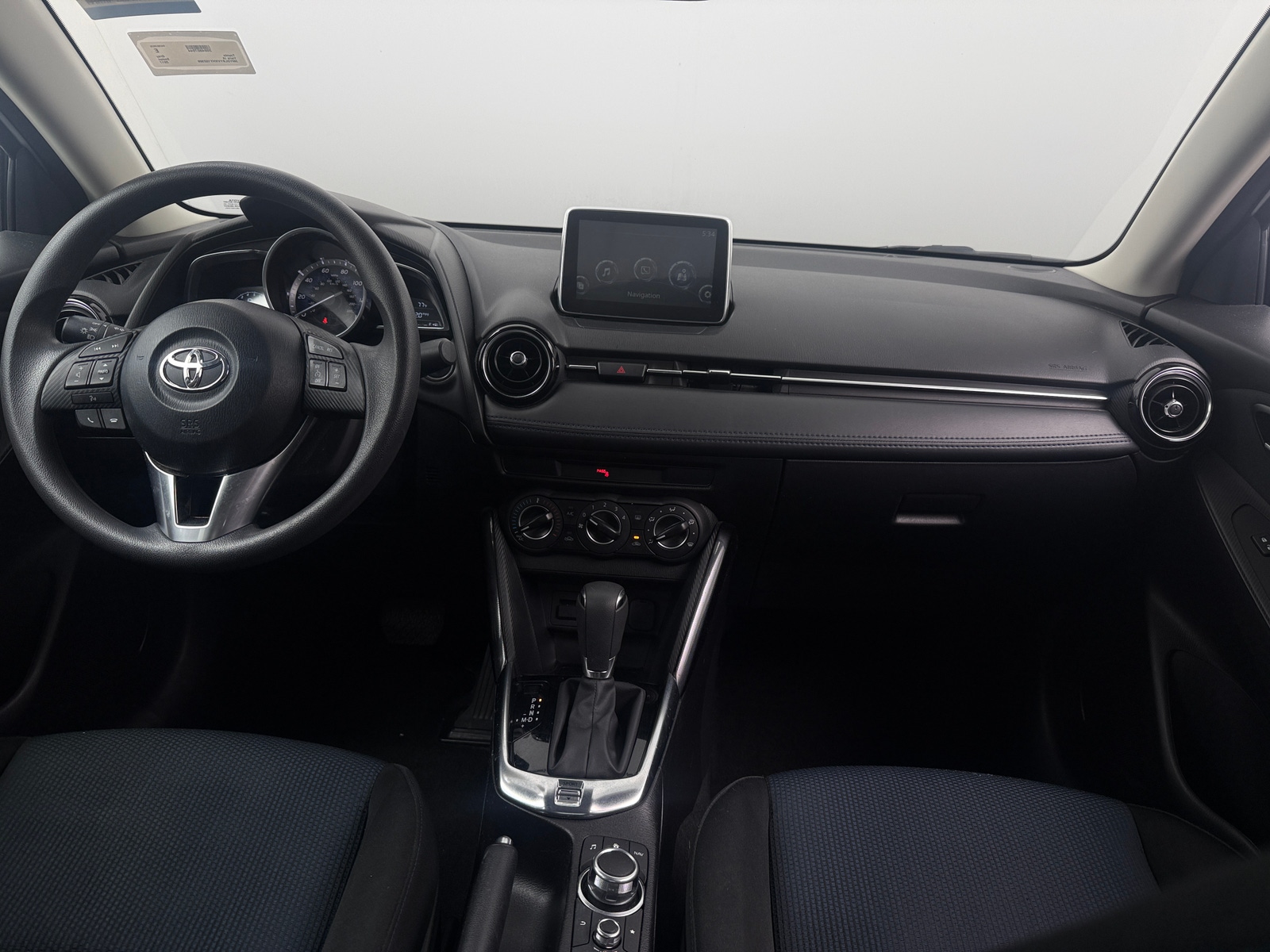 Thumbnail: 2017 Toyota Yaris iA - 3