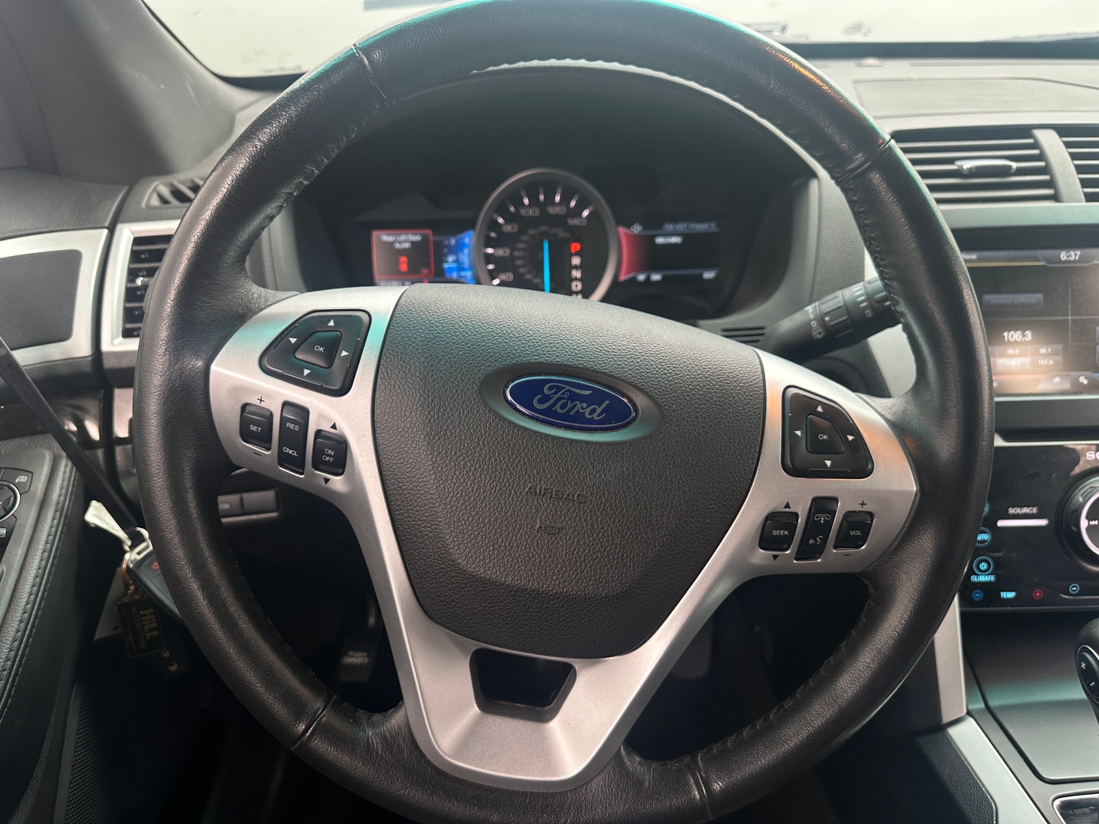 Thumbnail: 2015 Ford Explorer - 4