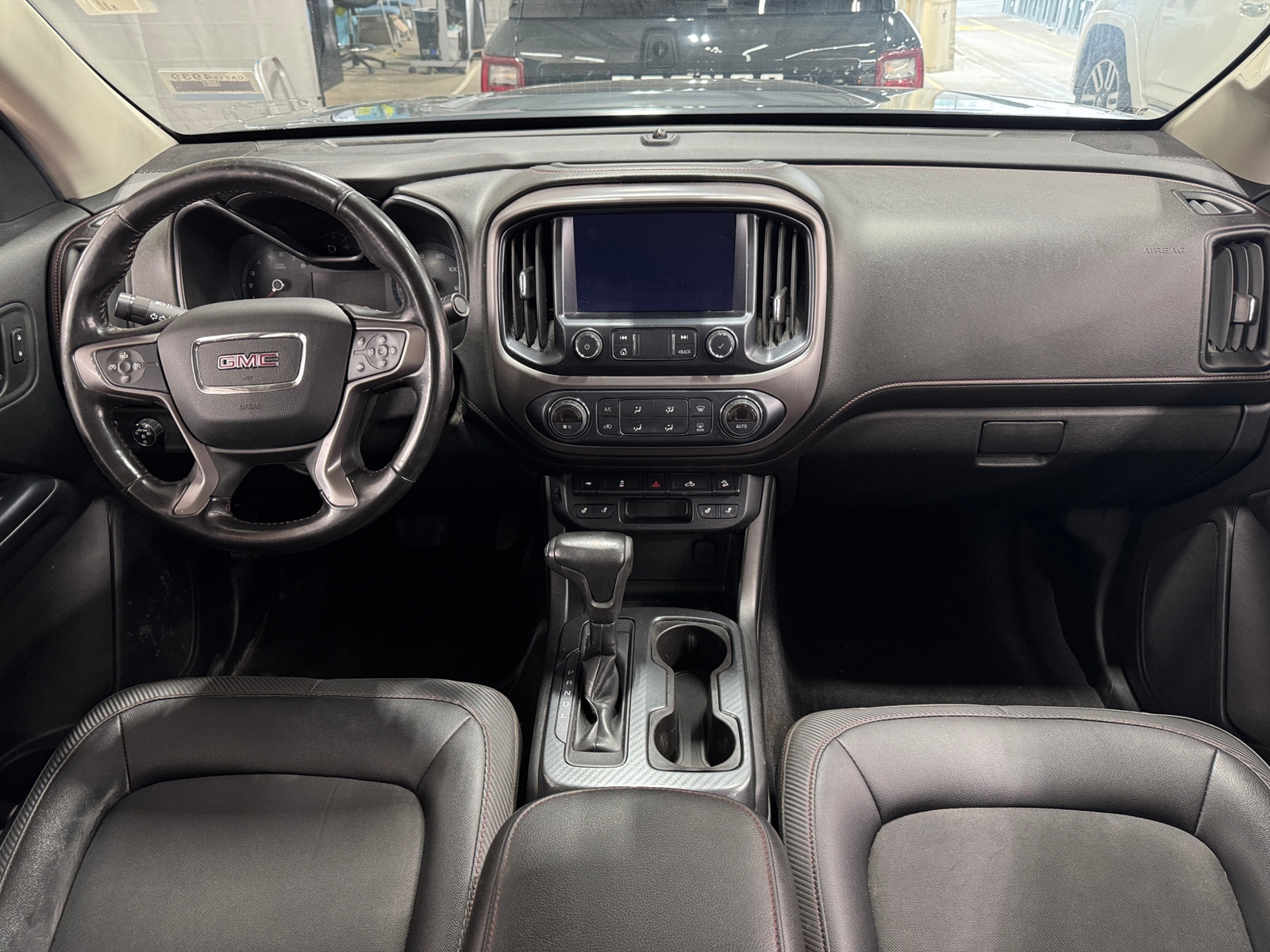 Thumbnail: 2019 GMC Canyon - 3