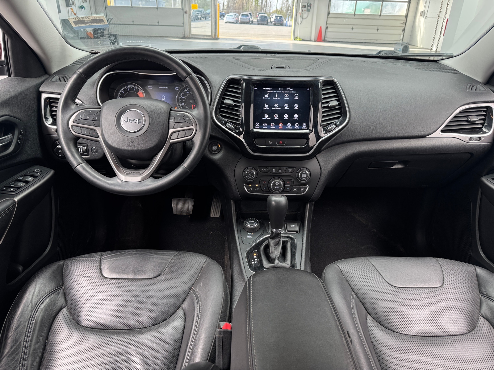 Thumbnail: 2019 Jeep Cherokee - 2