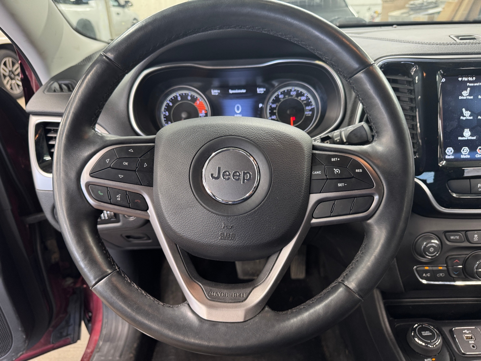 Thumbnail: 2019 Jeep Cherokee - 4