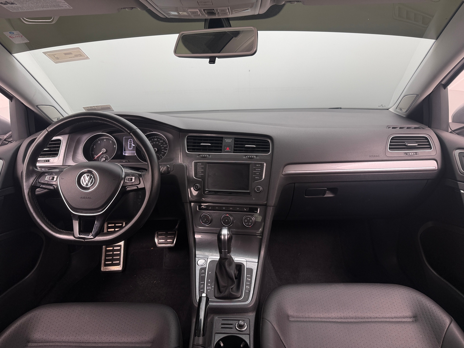 Thumbnail: 2017 Volkswagen Golf - 2
