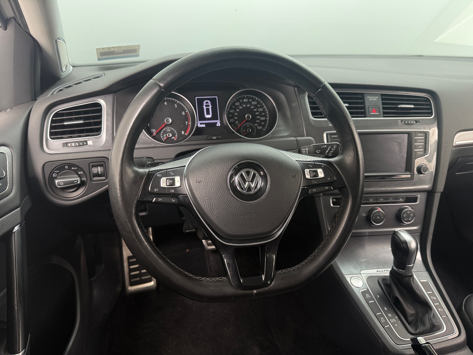 Thumbnail: 2017 Volkswagen Golf - 4