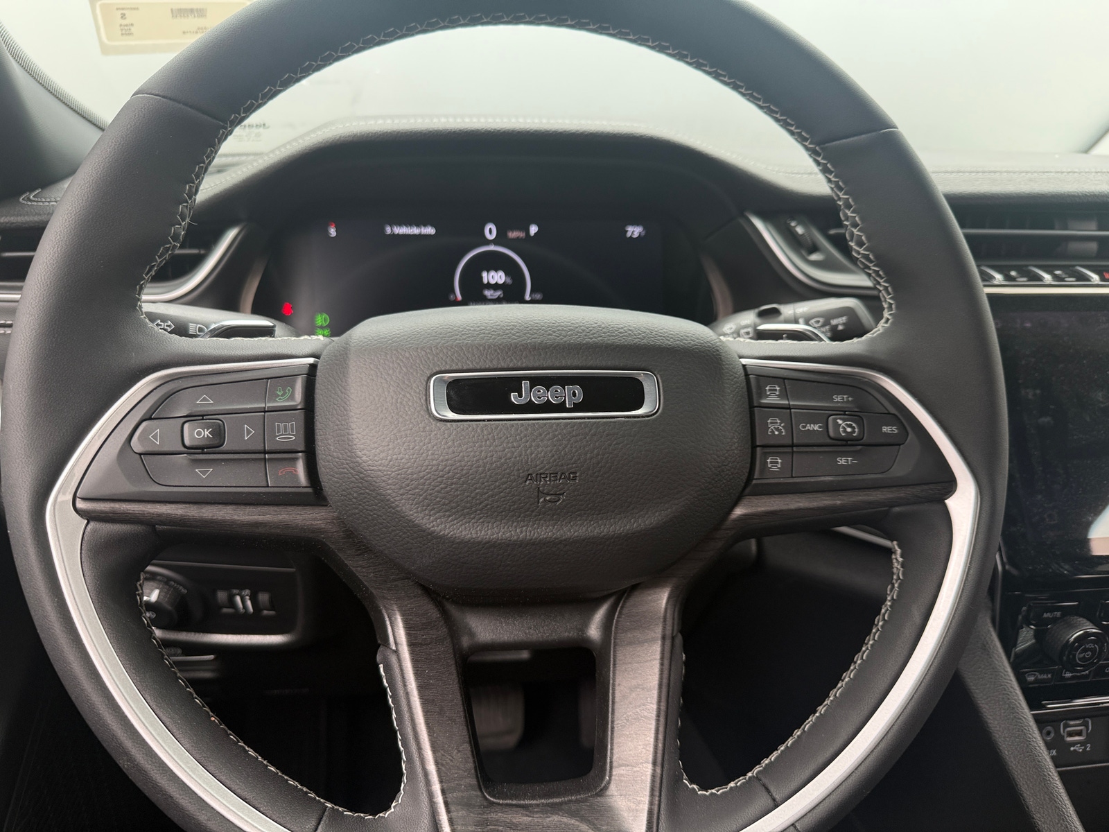 Thumbnail: 2025 Jeep Grand Cherokee - 4