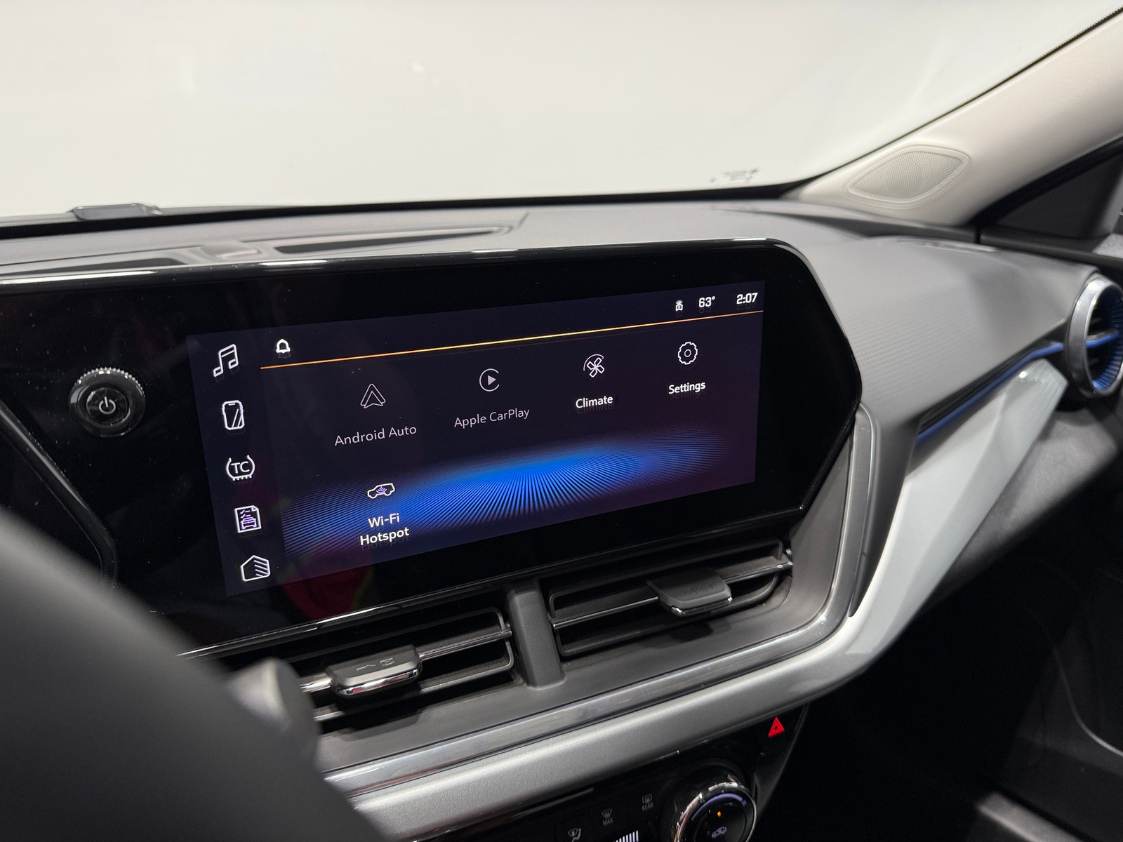 Thumbnail: 2025 Chevrolet Trax - 4