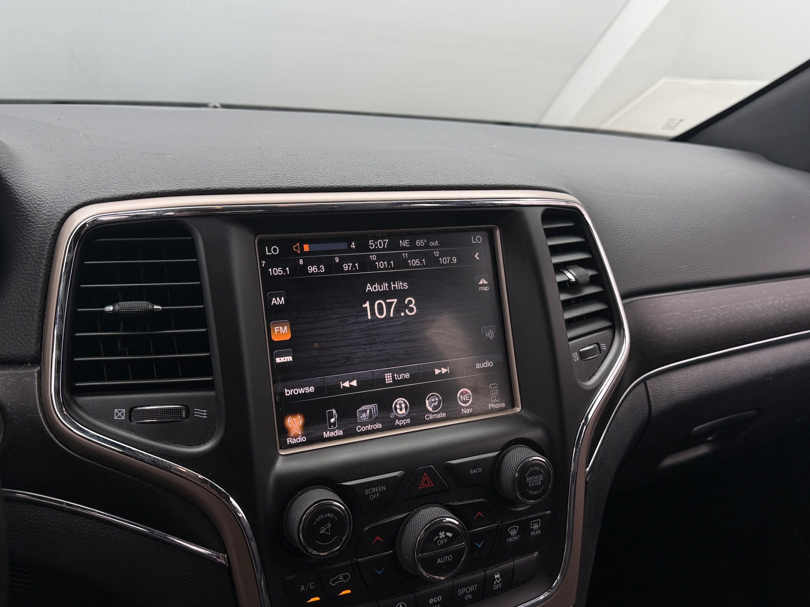 Thumbnail: 2016 Jeep Grand Cherokee - 3