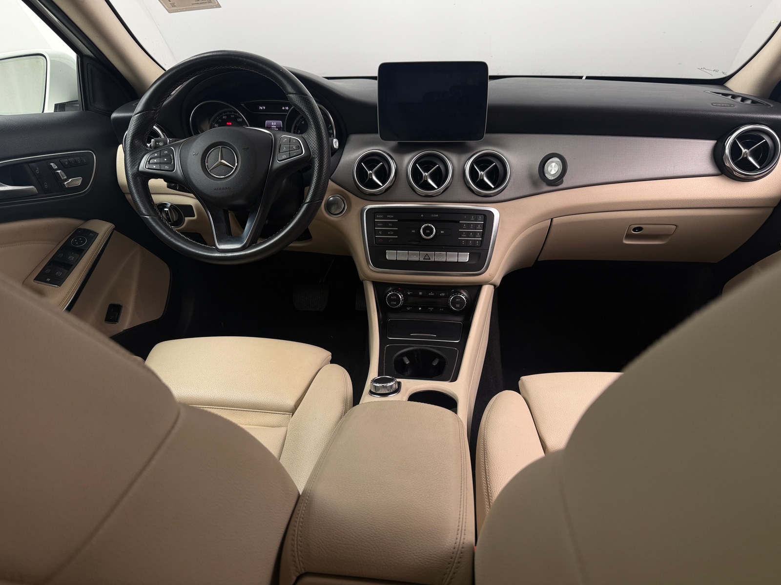 Thumbnail: 2020 Mercedes-Benz GLA - 2