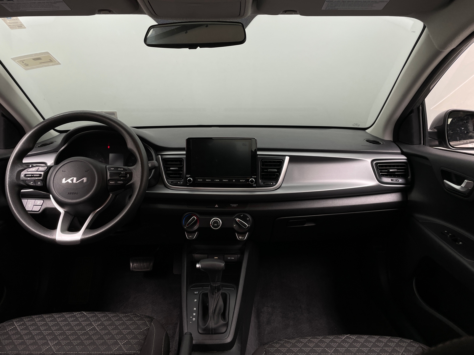 Thumbnail: 2023 Kia Rio - 3
