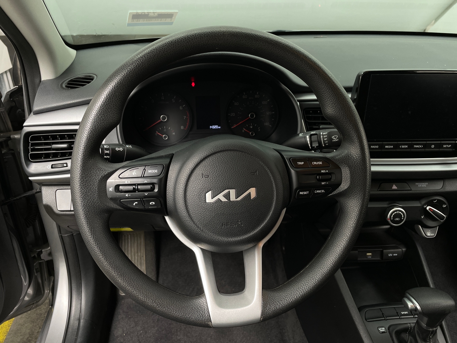 Thumbnail: 2023 Kia Rio - 5