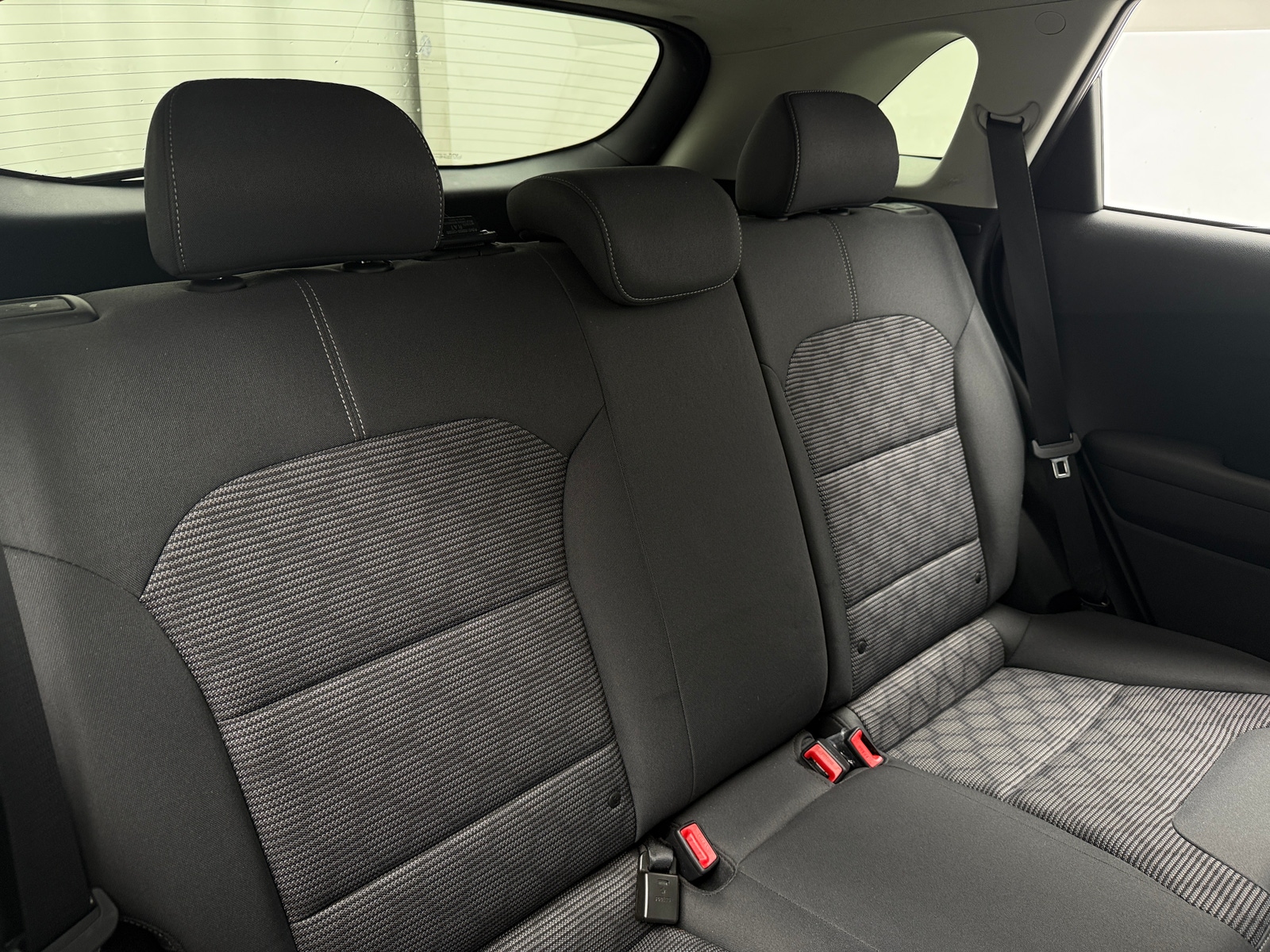 Thumbnail: 2022 Kia Niro - 6