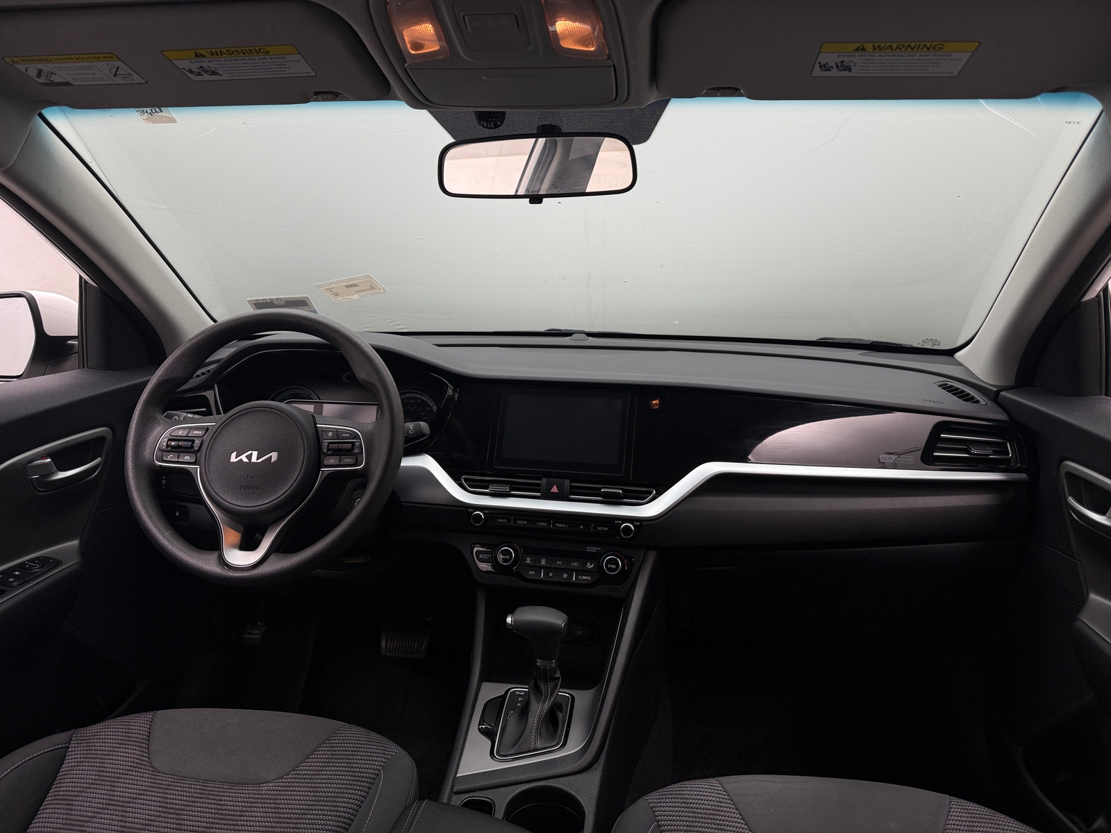 Thumbnail: 2022 Kia Niro - 3