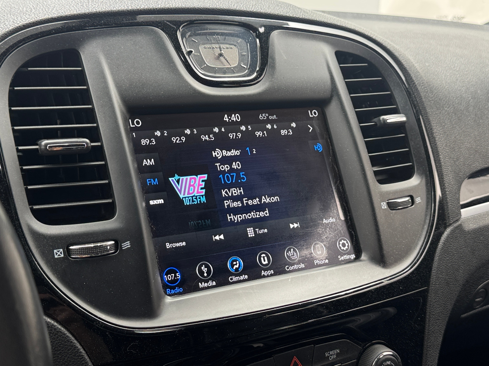 Thumbnail: 2019 Chrysler 300 - 3