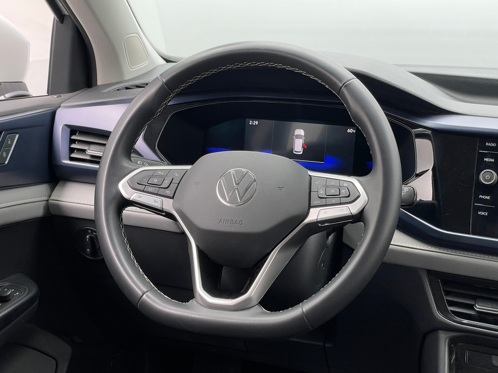 Thumbnail: 2023 Volkswagen Taos - 4