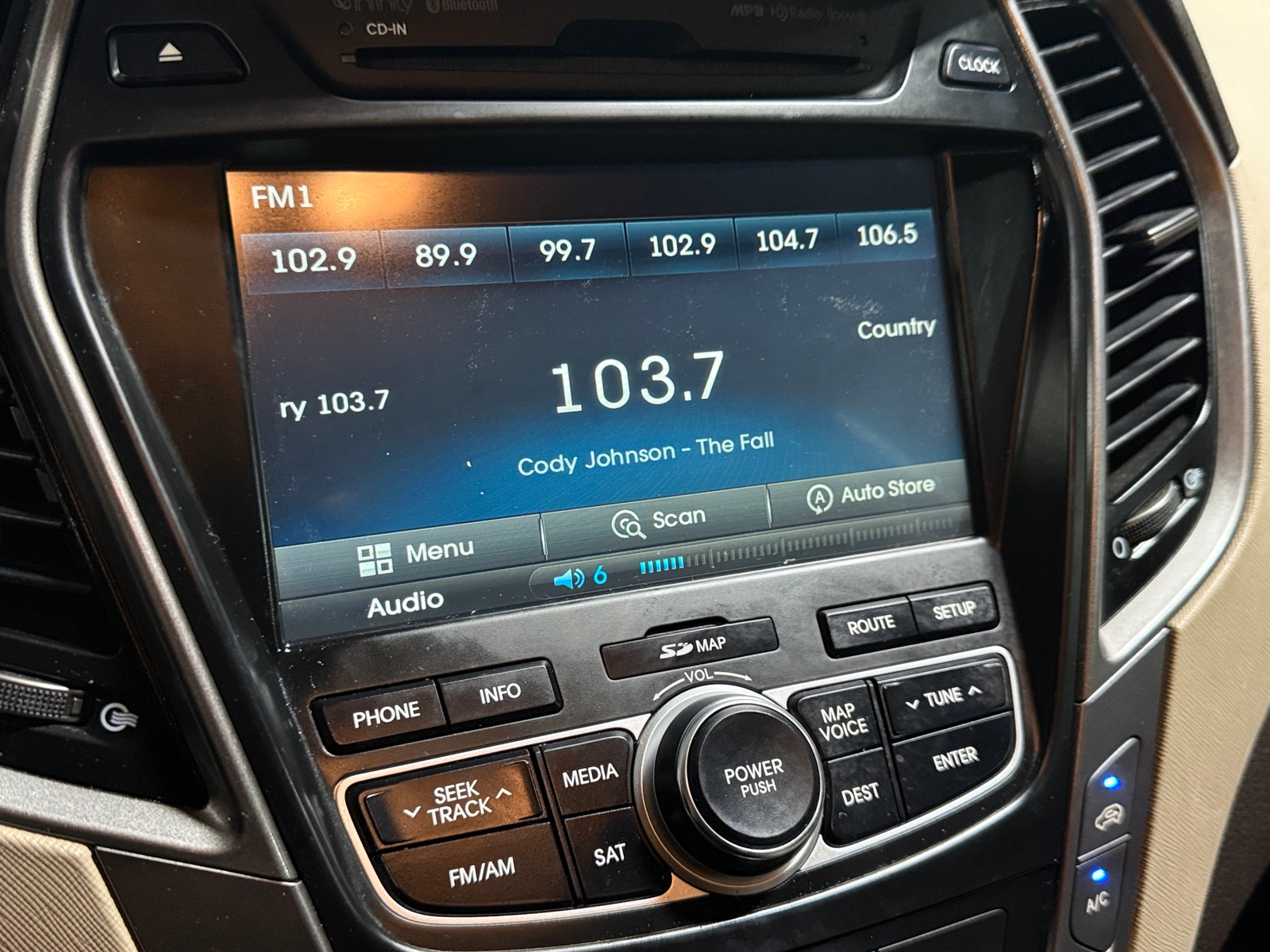 Thumbnail: 2014 Hyundai Santa Fe - 4