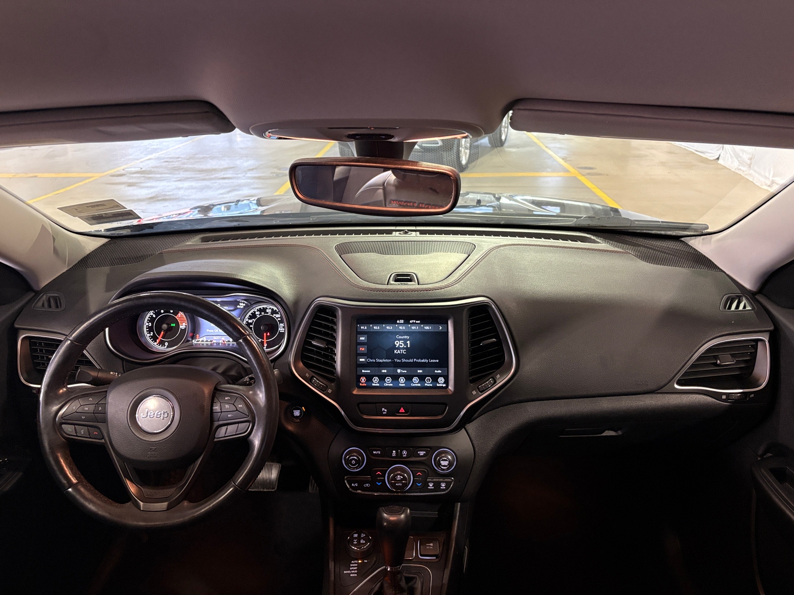 Thumbnail: 2019 Jeep Cherokee - 3