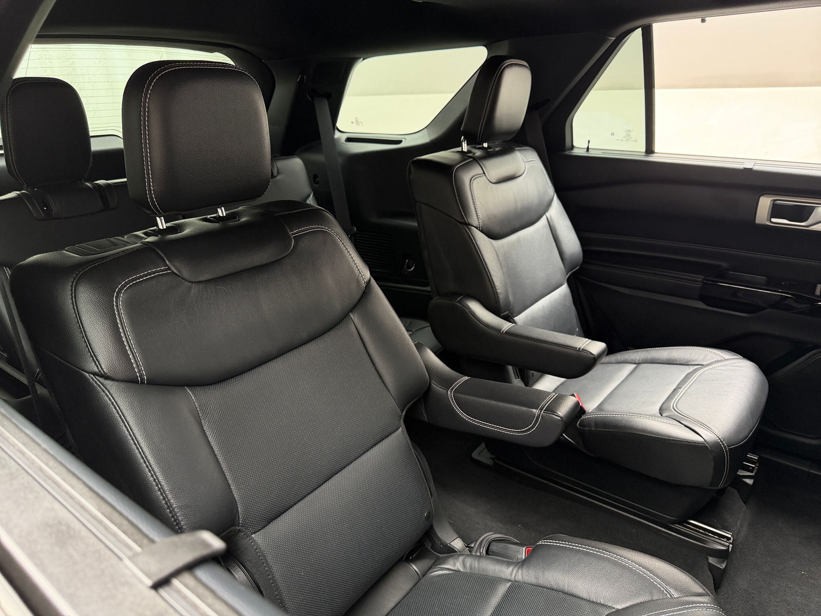 Thumbnail: 2022 Ford Explorer - 5