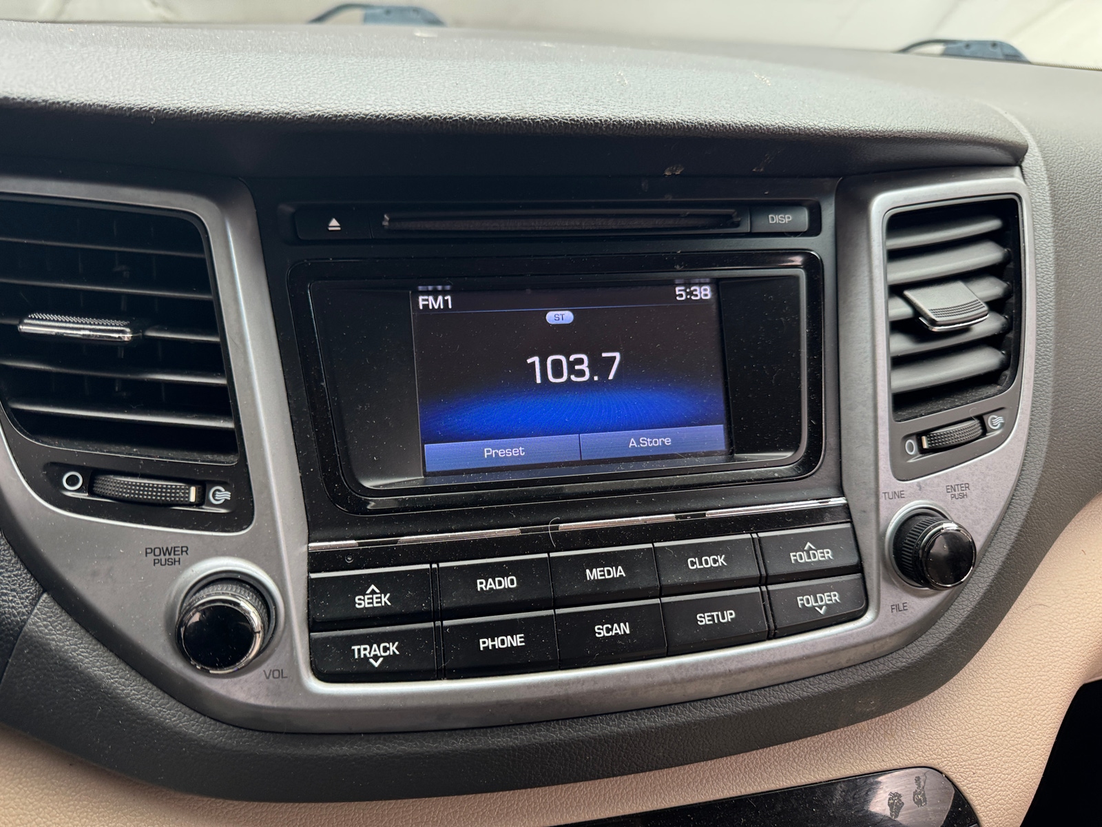 Thumbnail: 2018 Hyundai Tucson - 4