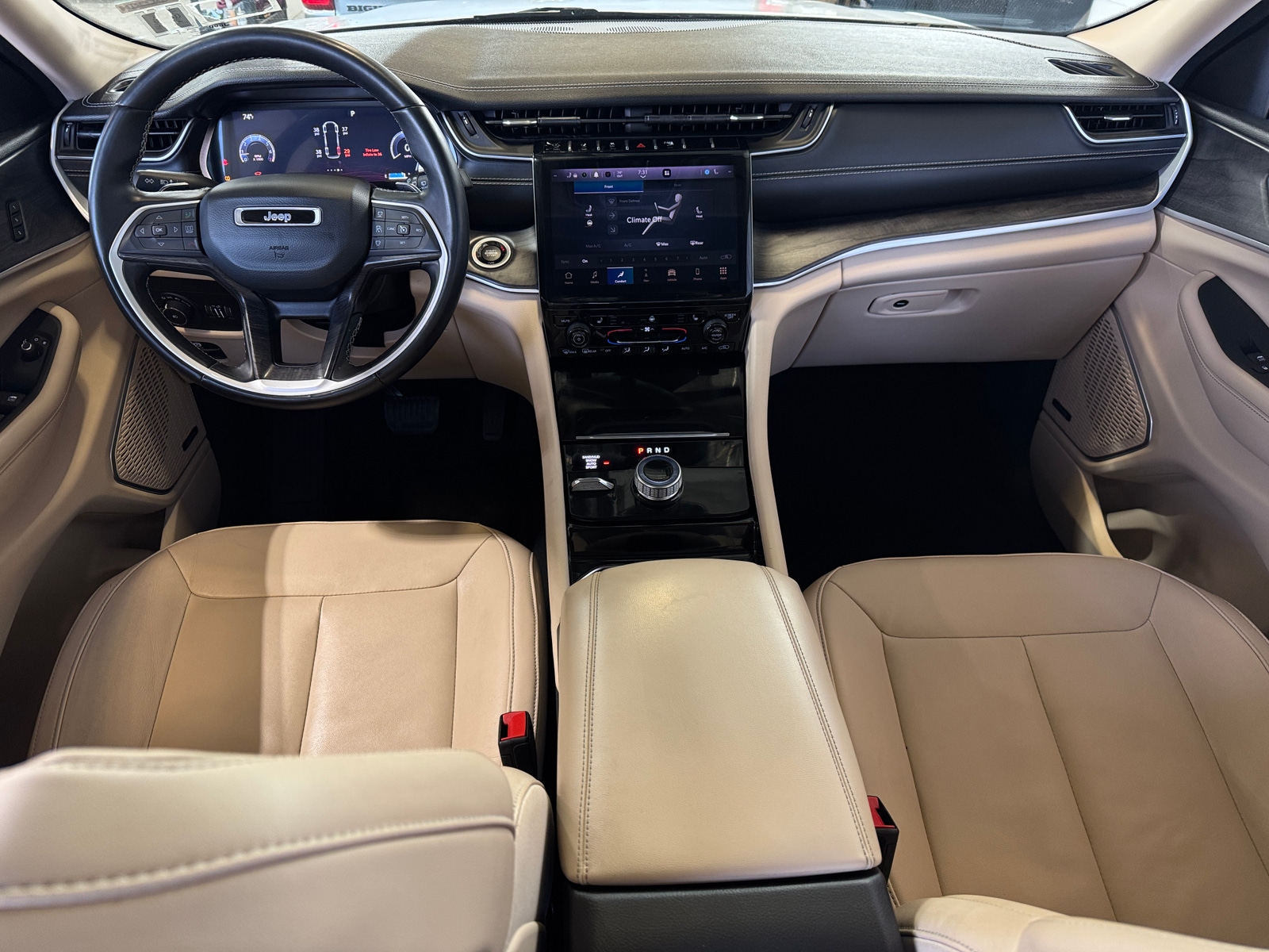 Thumbnail: 2022 Jeep Grand Cherokee L - 2