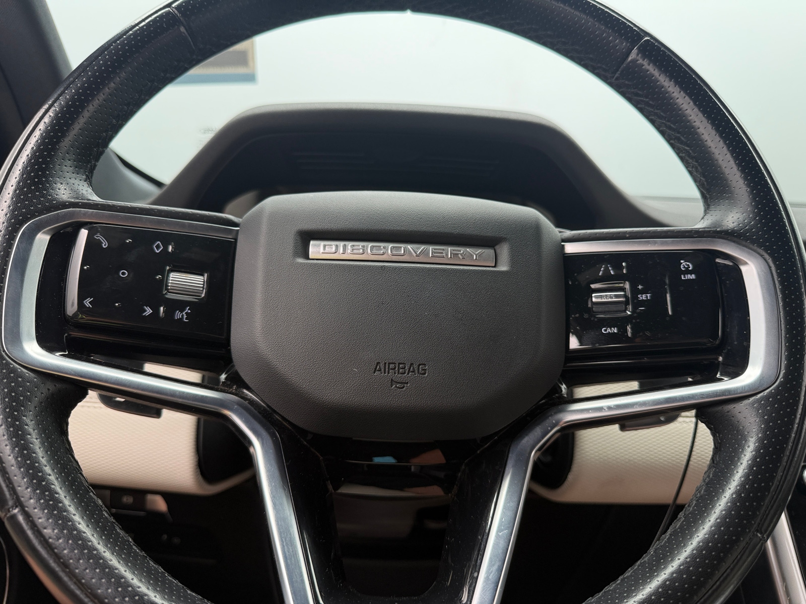Thumbnail: 2022 Land Rover Discovery Sport - 4