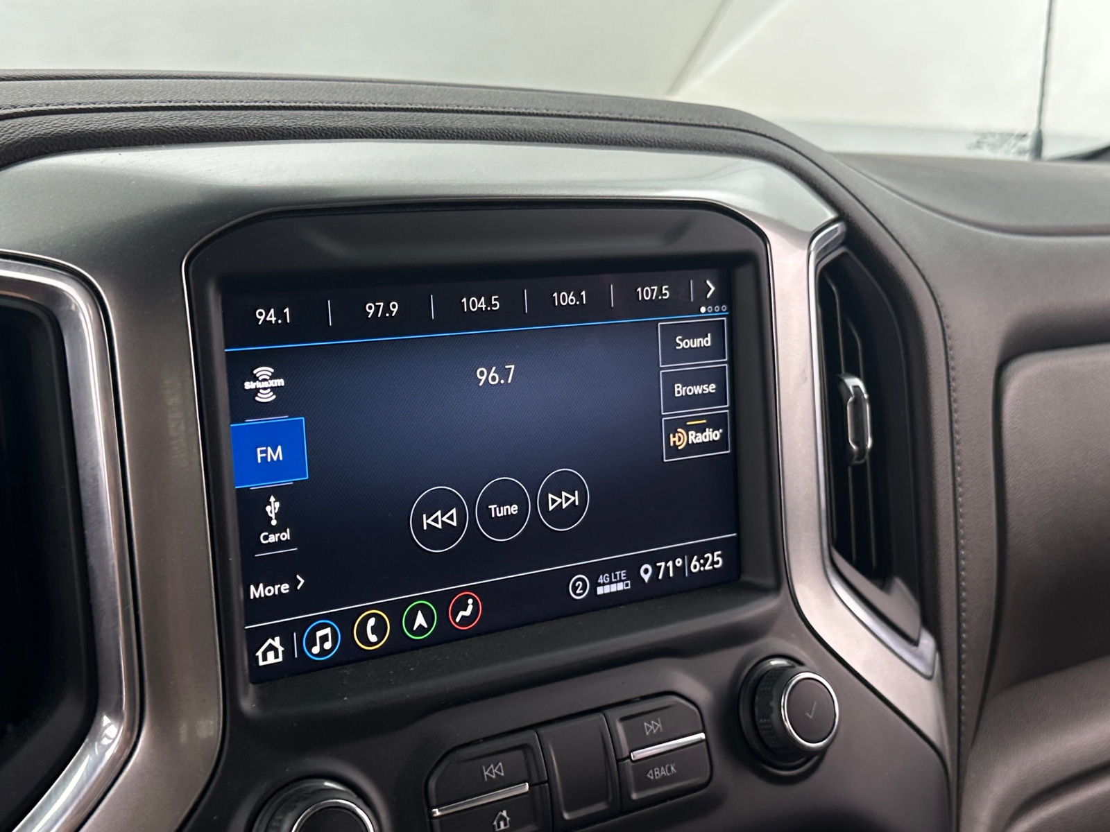 Thumbnail: 2020 Chevrolet Silverado 1500 - 3