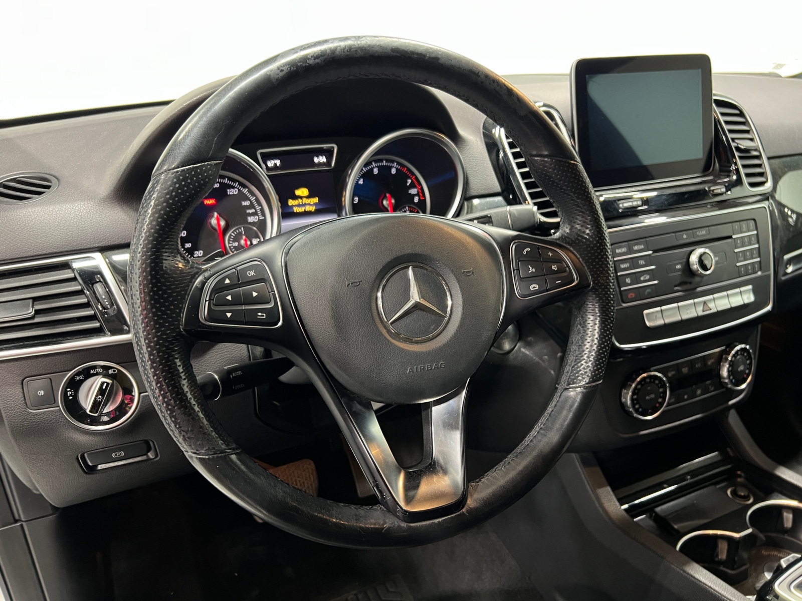 Thumbnail: 2018 Mercedes-Benz GLE - 4