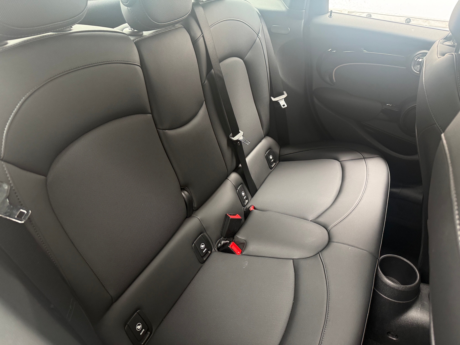 Thumbnail: 2022 MINI Cooper Hardtop - 5