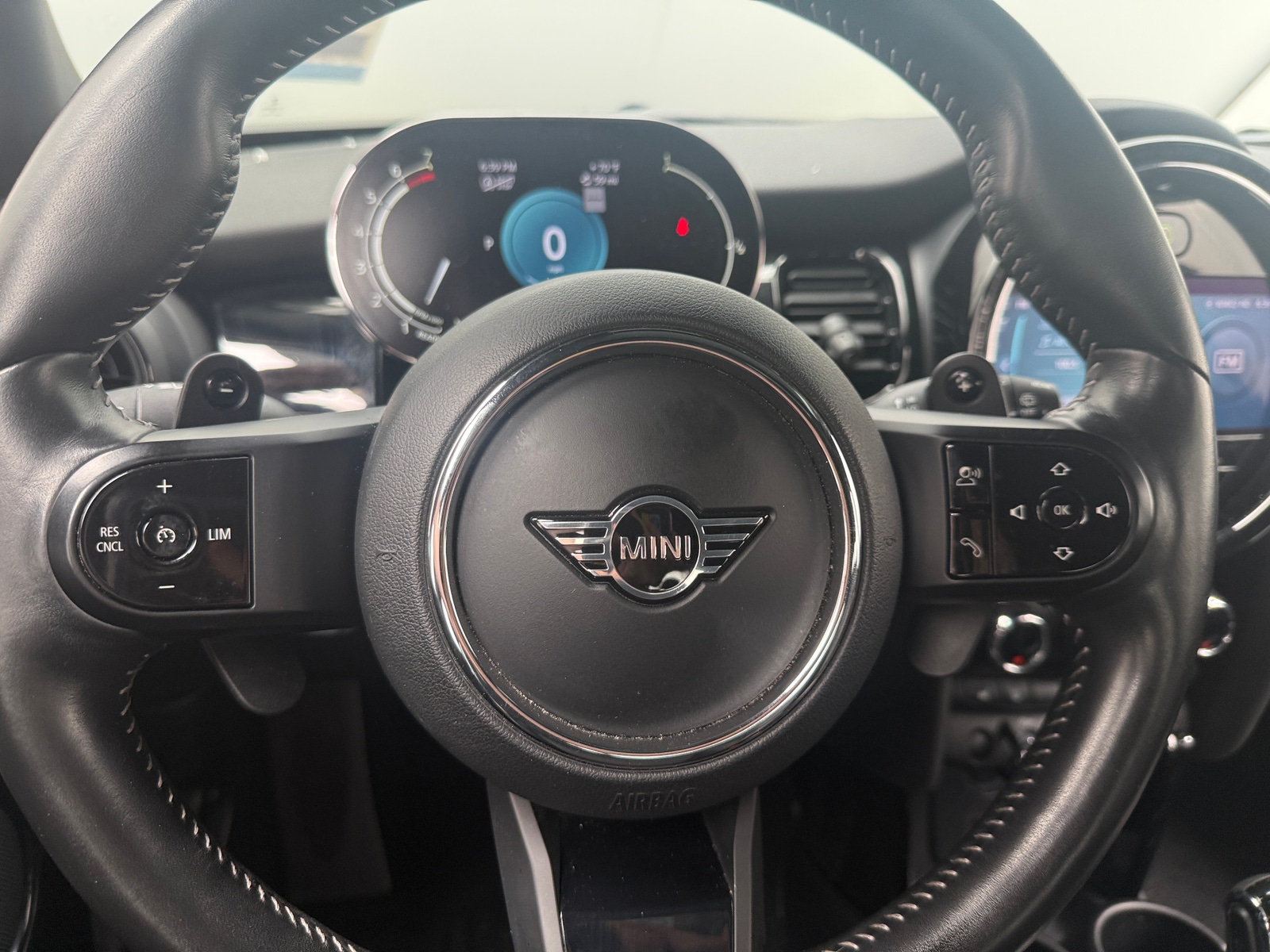 Thumbnail: 2022 MINI Cooper Hardtop - 4