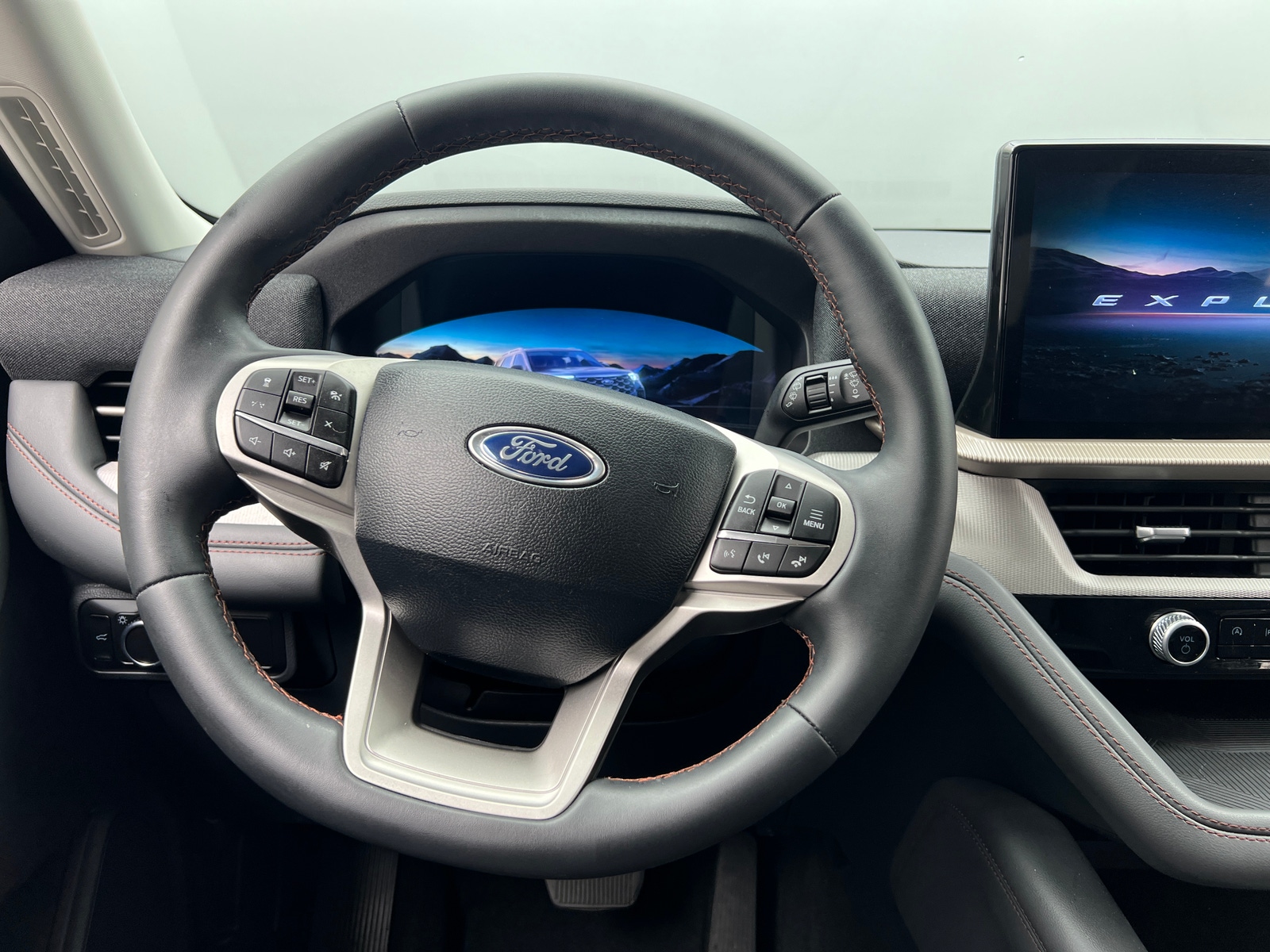 Thumbnail: 2025 Ford Explorer - 5