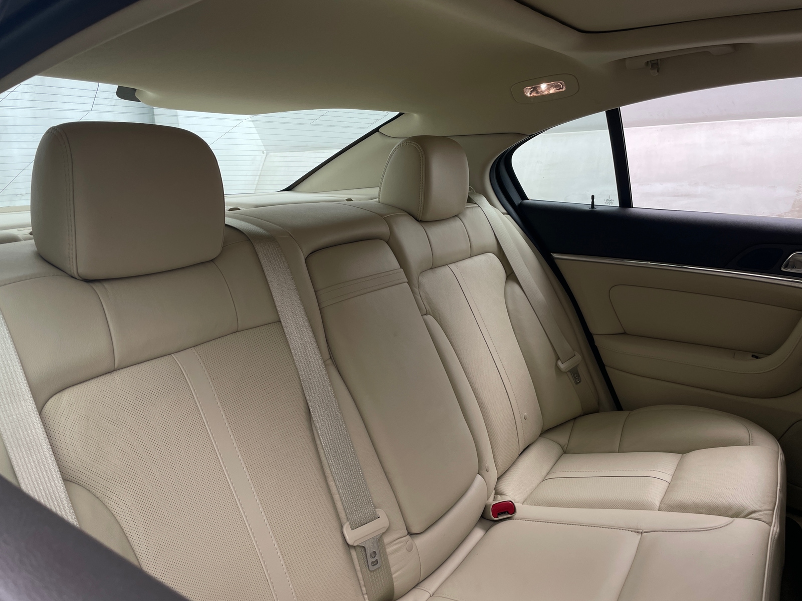 Thumbnail: 2014 Lincoln MKS - 5
