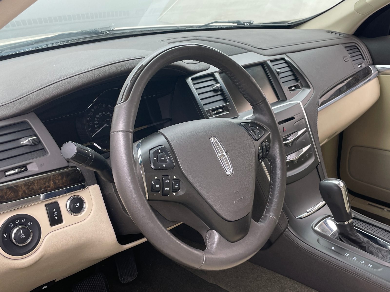 Thumbnail: 2014 Lincoln MKS - 4