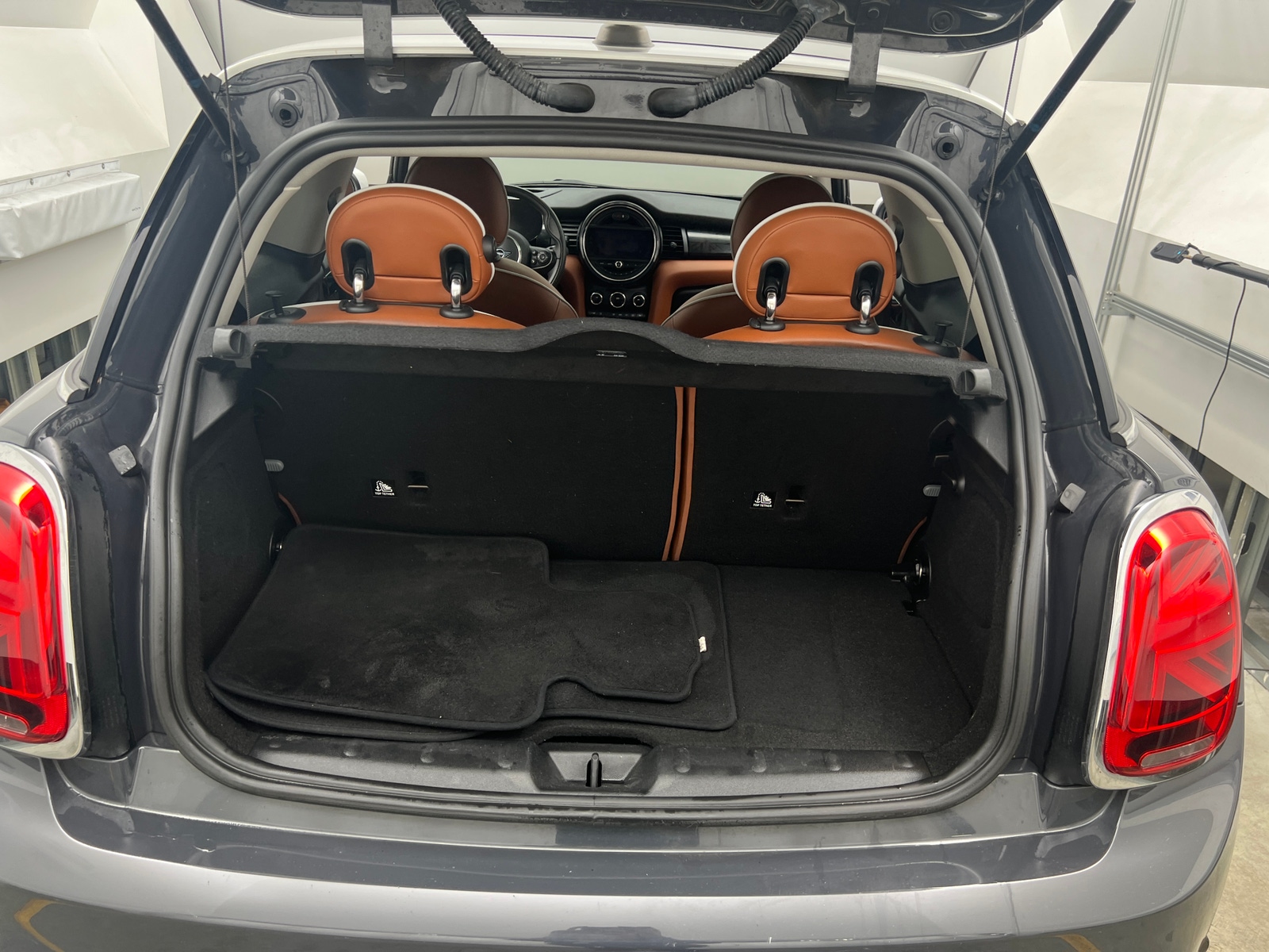 Thumbnail: 2021 MINI Cooper Hardtop - 6