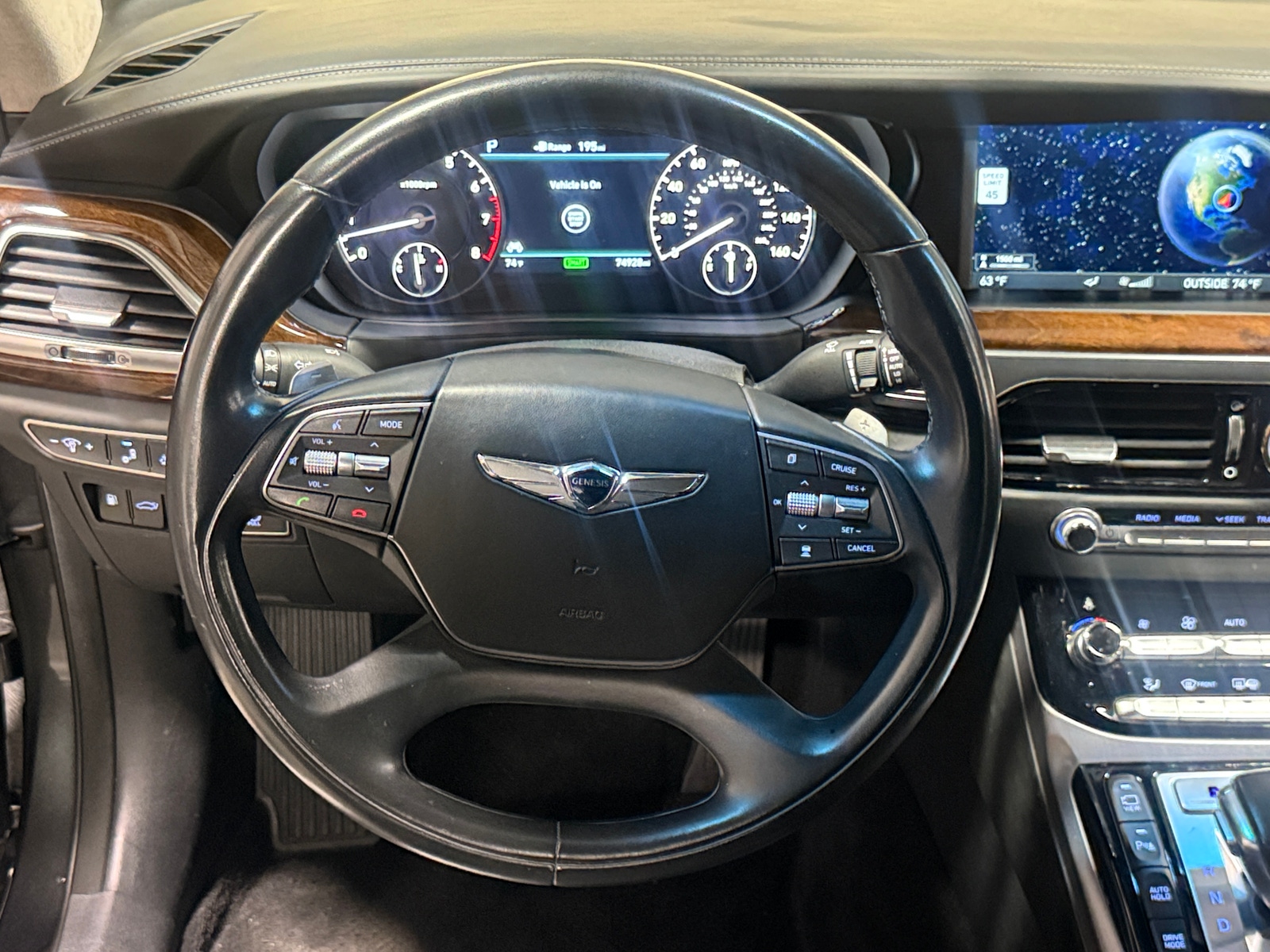 Thumbnail: 2017 Genesis G90 - 4