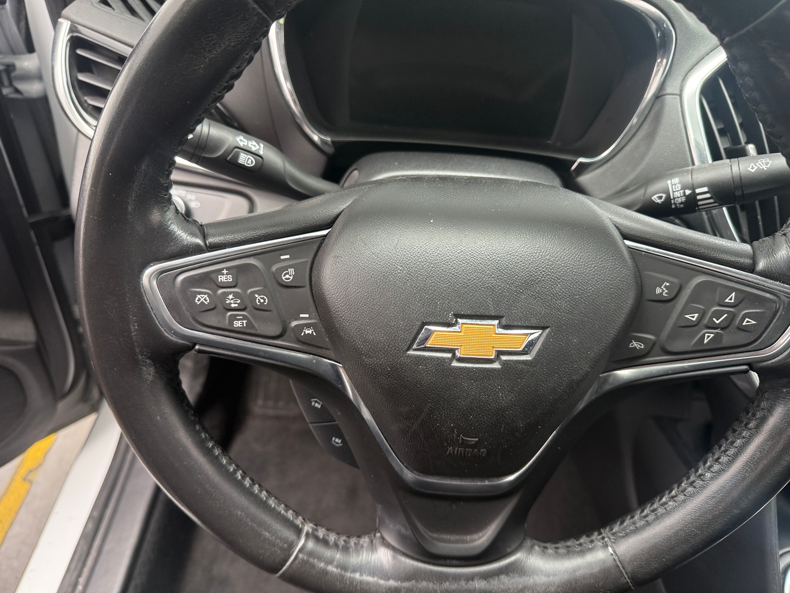 Thumbnail: 2018 Chevrolet Volt - 4