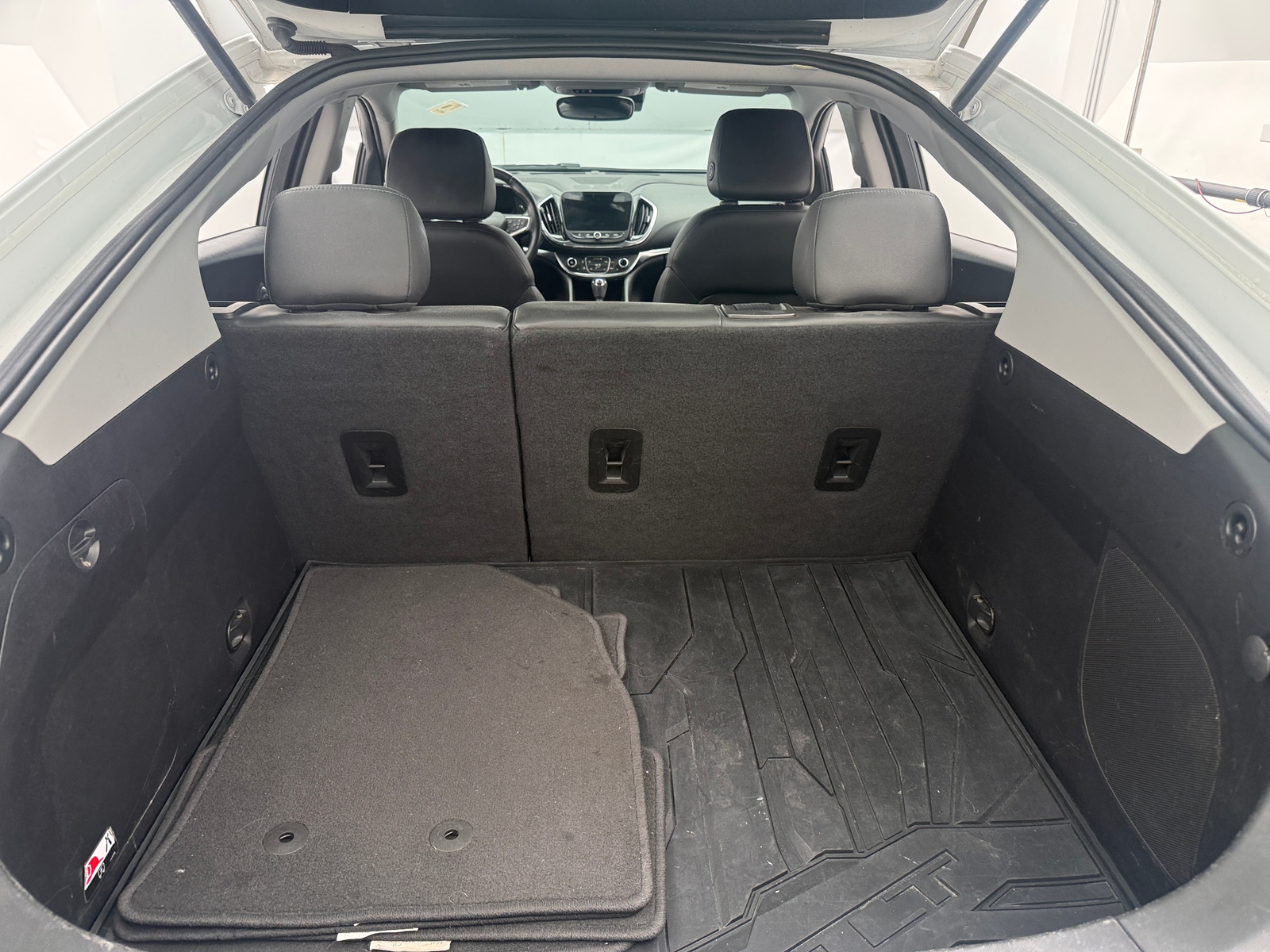 Thumbnail: 2018 Chevrolet Volt - 6