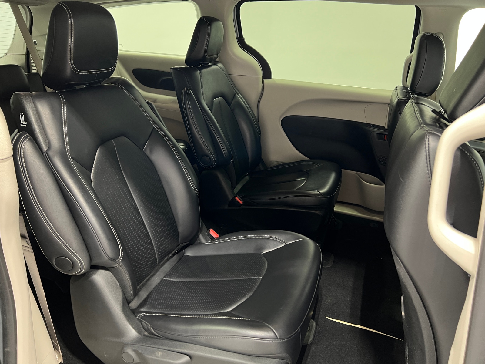 Thumbnail: 2023 Chrysler Pacifica - 5