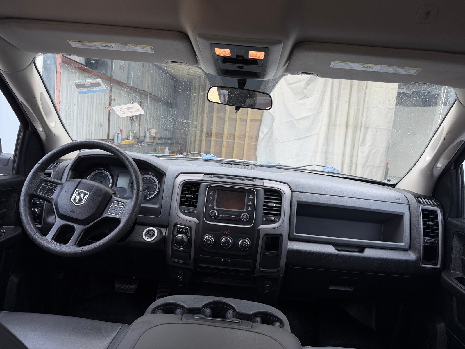 Thumbnail: 2020 RAM 1500 Classic - 3