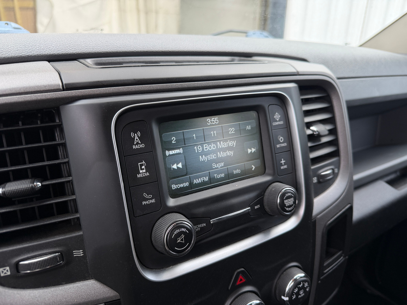Thumbnail: 2020 RAM 1500 Classic - 4